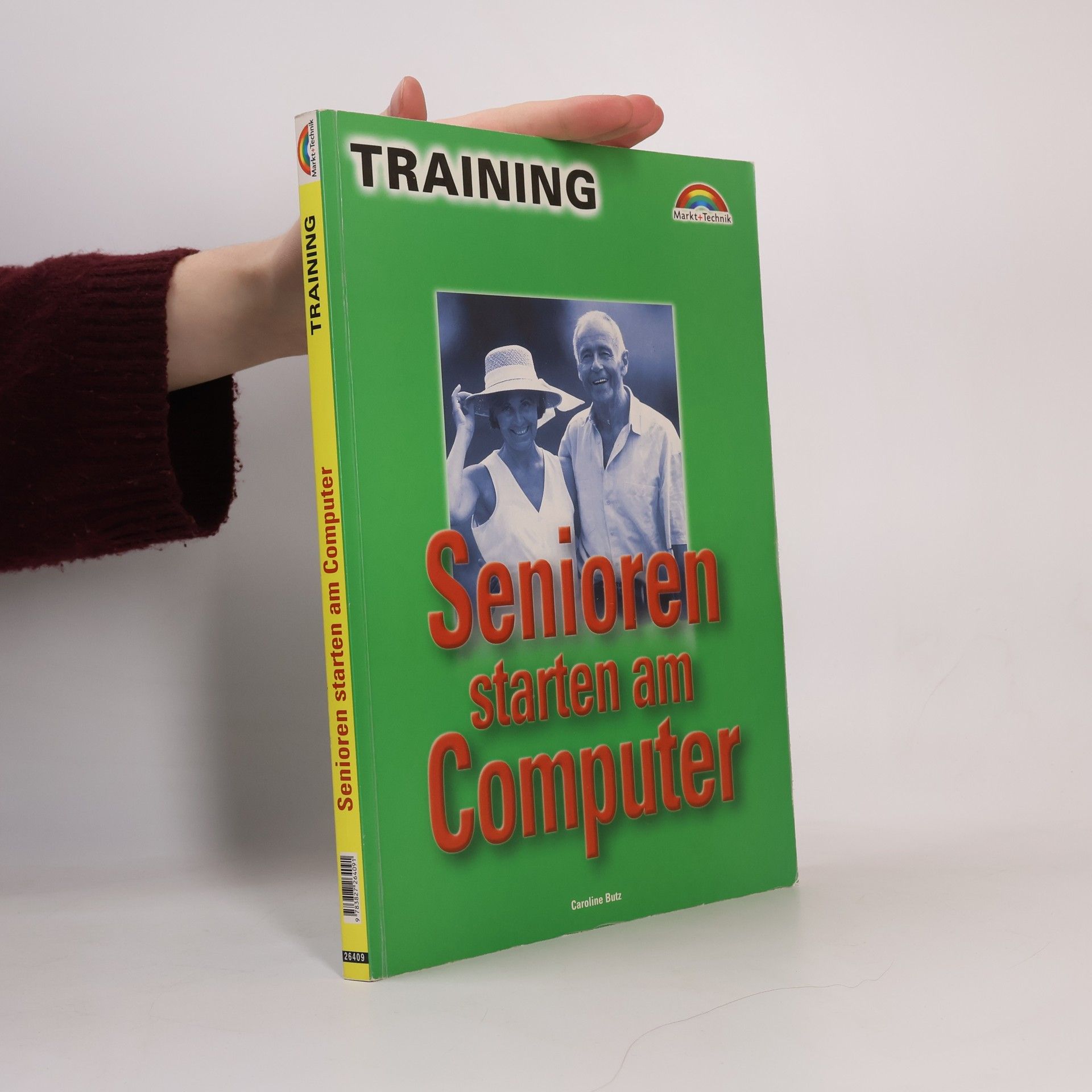 Training. Senioren starten am Computer.