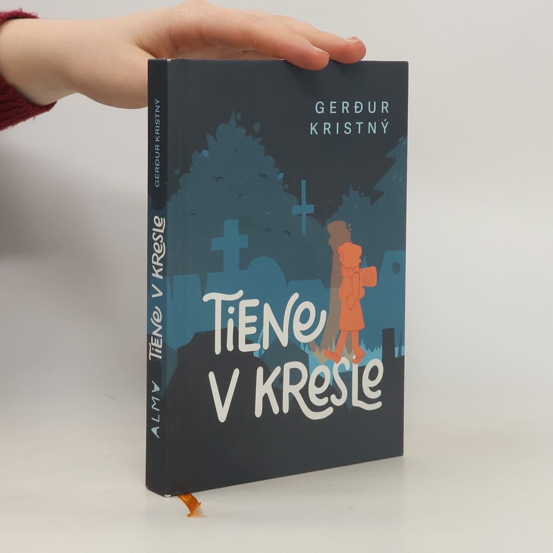 Kristny Gerdur Tiene v kresle