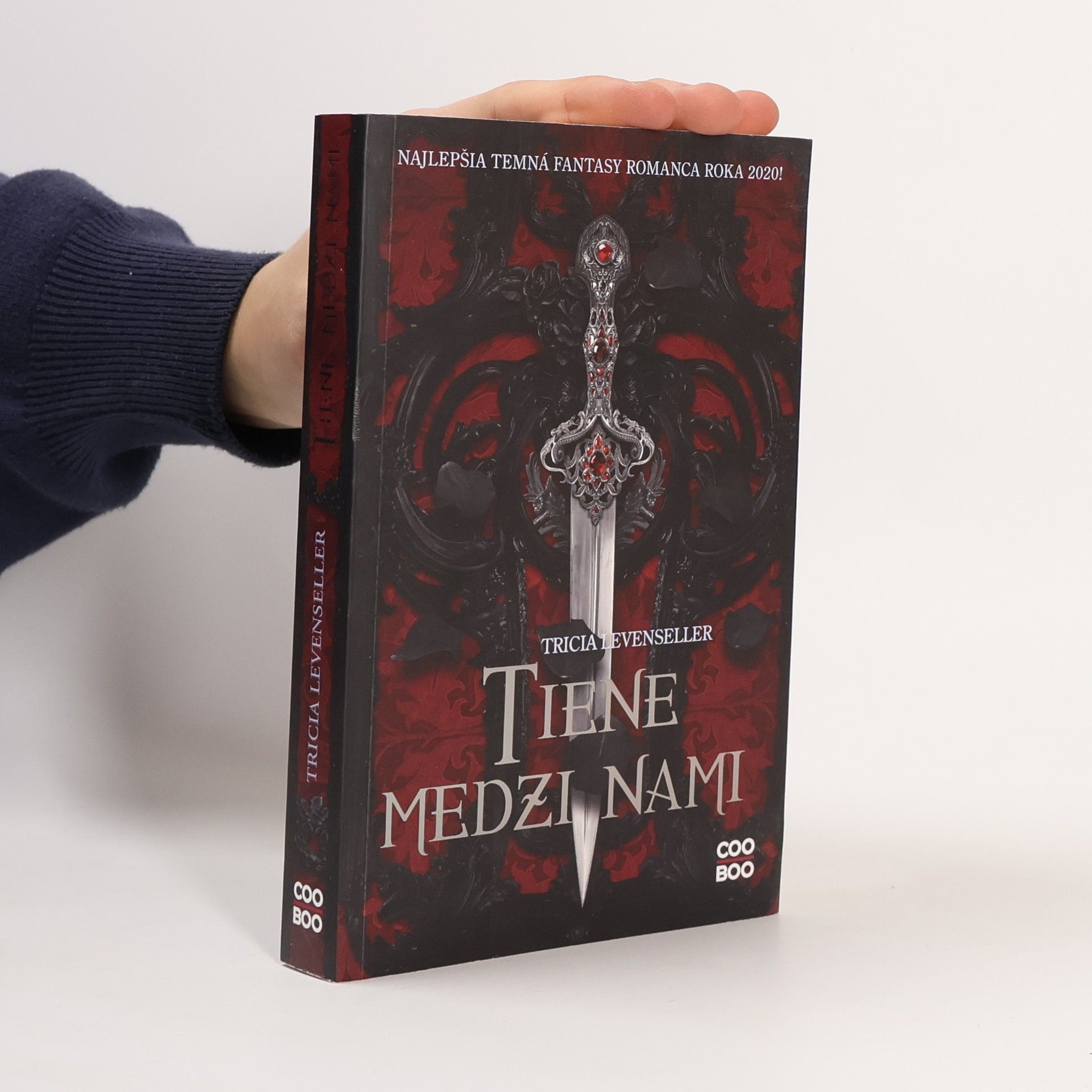 Tricia Levenseller Tiene medzi nami