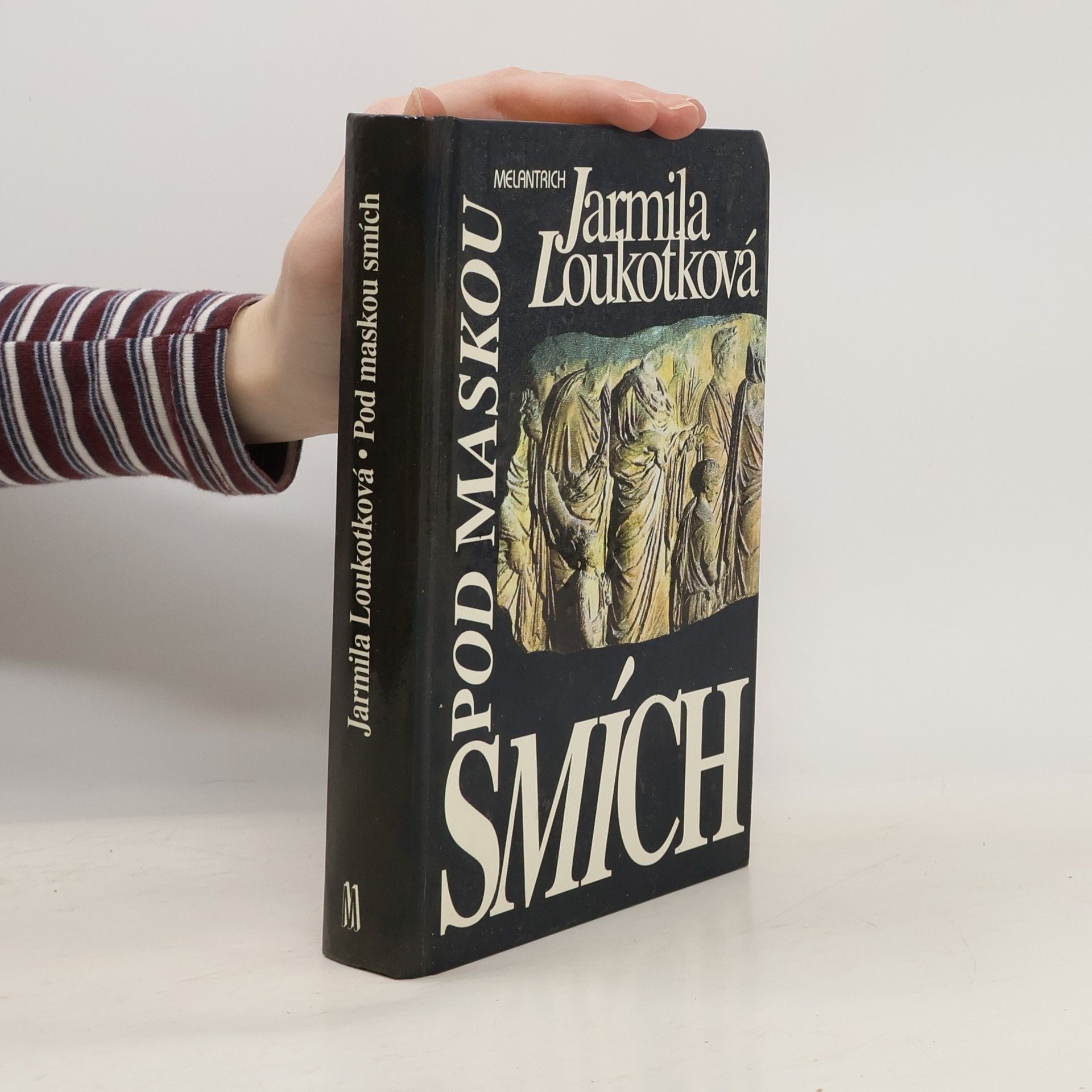Jarmila Loukotková Pod maskou smích