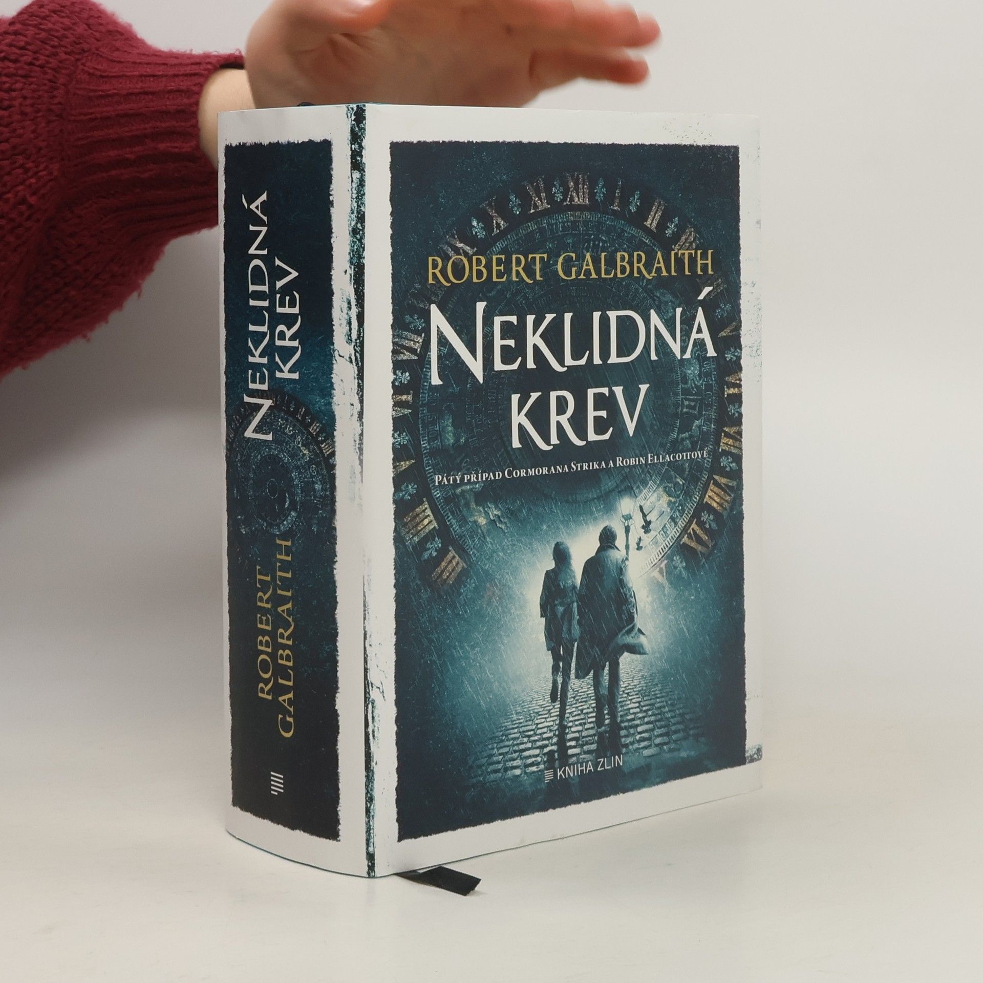 Robert Galbraith Neklidná krev