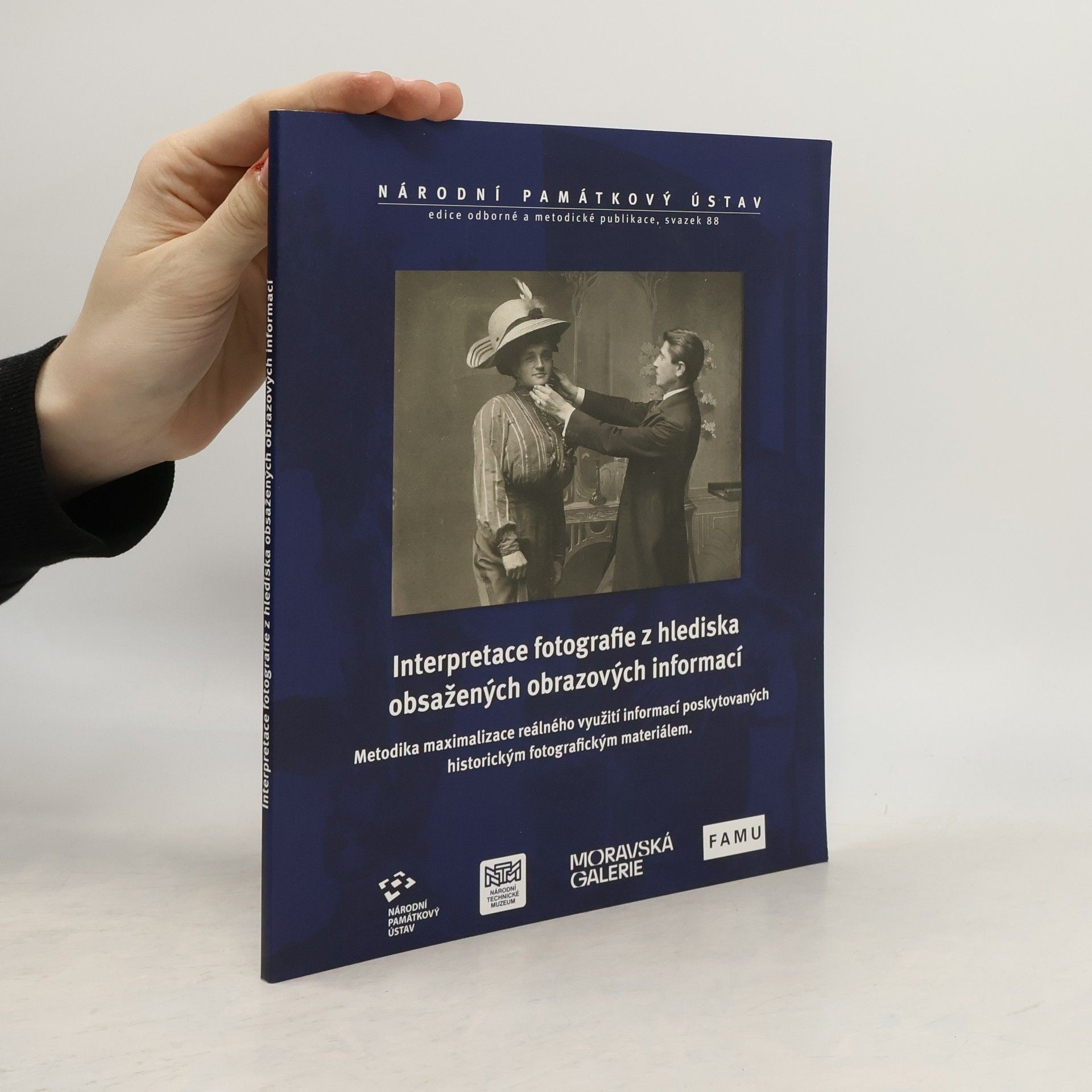 Filip Wittlich Interpretace fotografie z hlediska obsažených obrazových informací