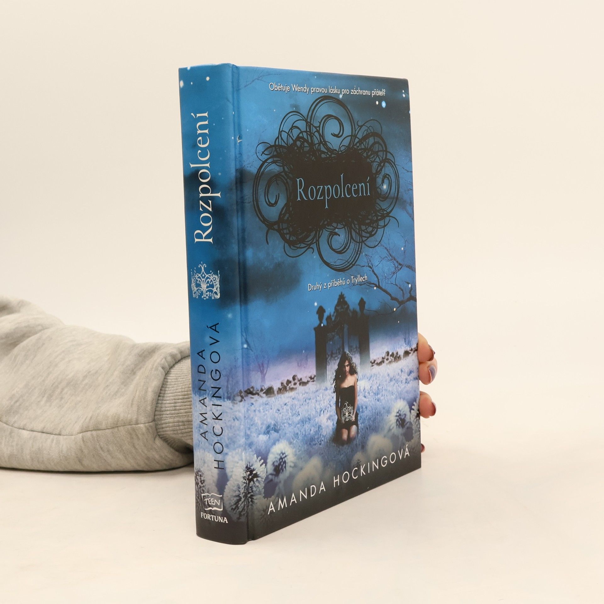 Amanda Hocking Rozpolcení. 2. část trilogie