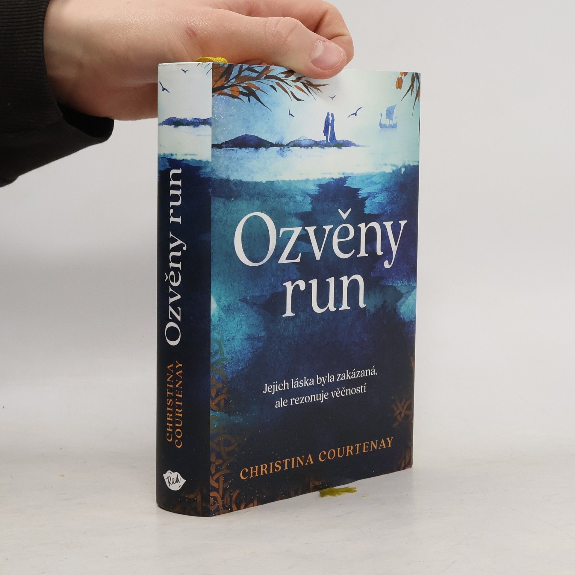 Christina Courtenay Ozvěny run
