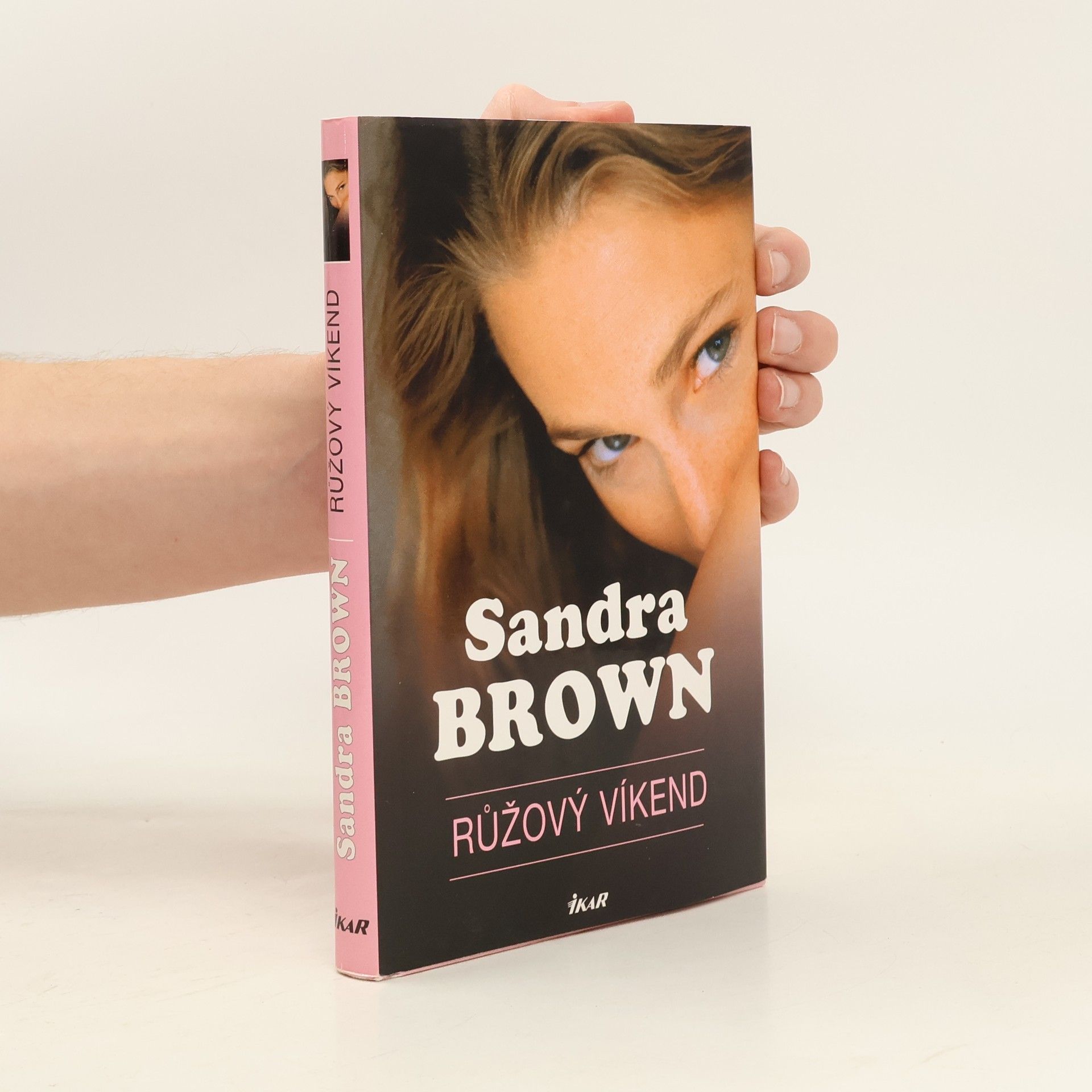 Sandra Brown Růžový víkend