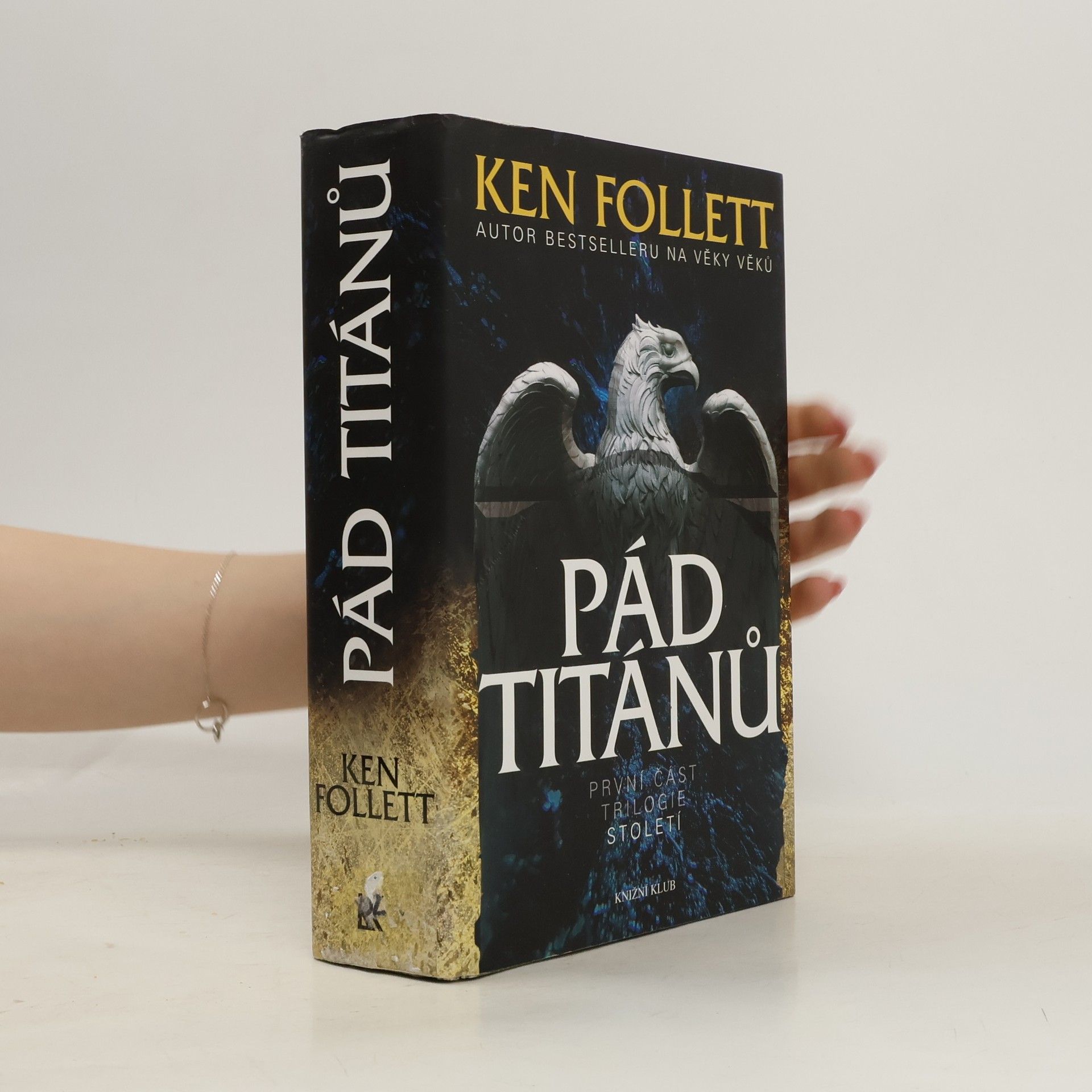 Ken Follett Pád titánů