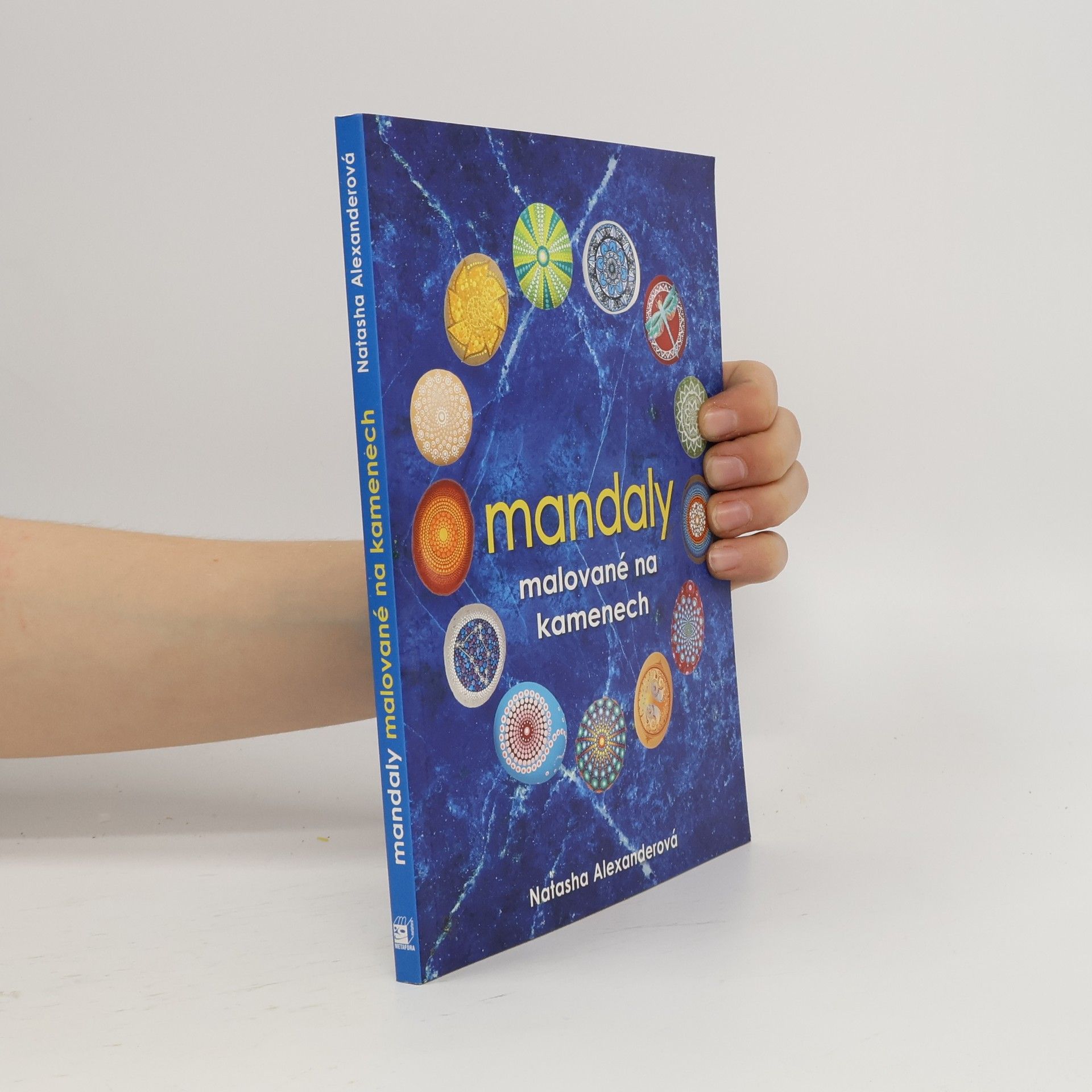 Natasha Alexander Mandaly malované na kamenech