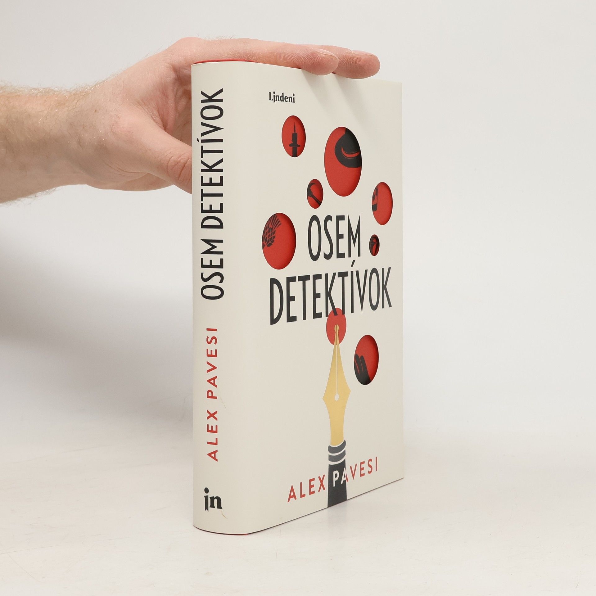 Alex Pavesi Osem detektívok