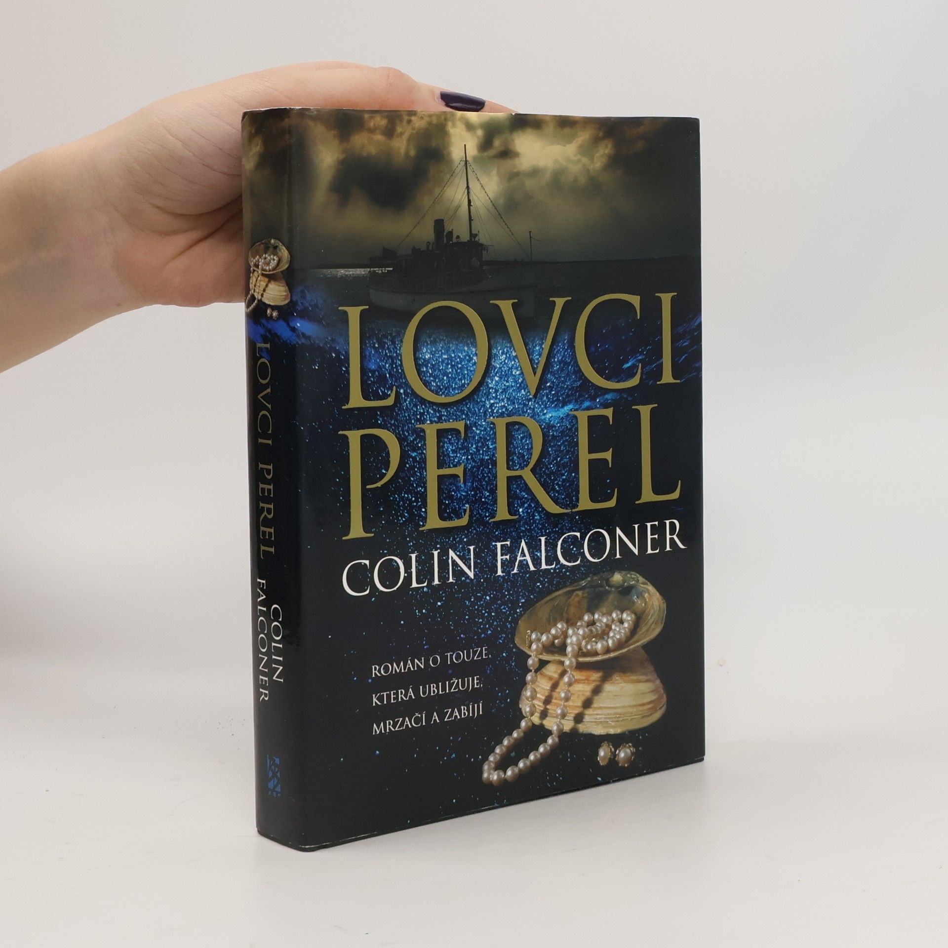 Colin Falconer Lovci perel