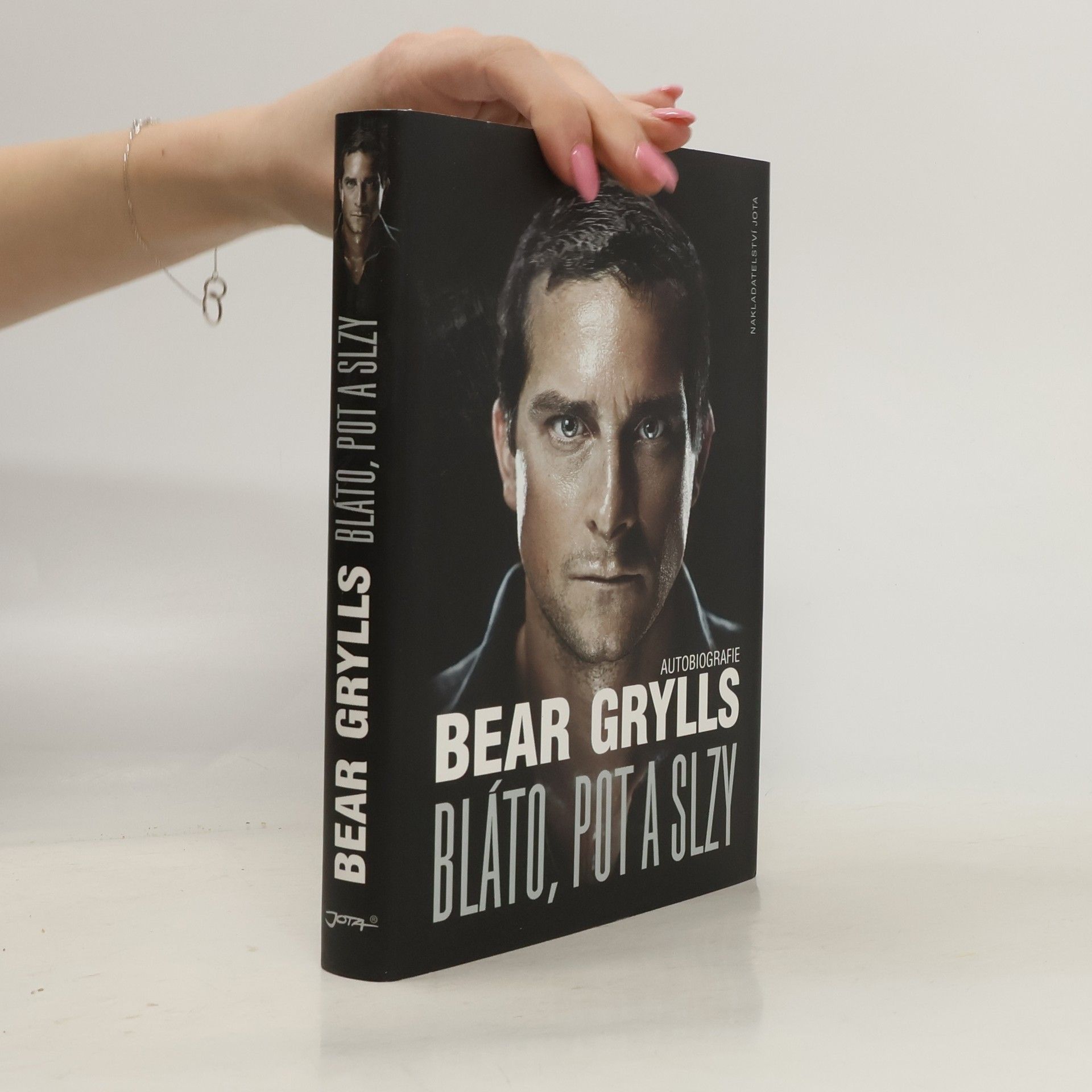 Bear Grylls Bláto, pot a slzy: Autobiografie
