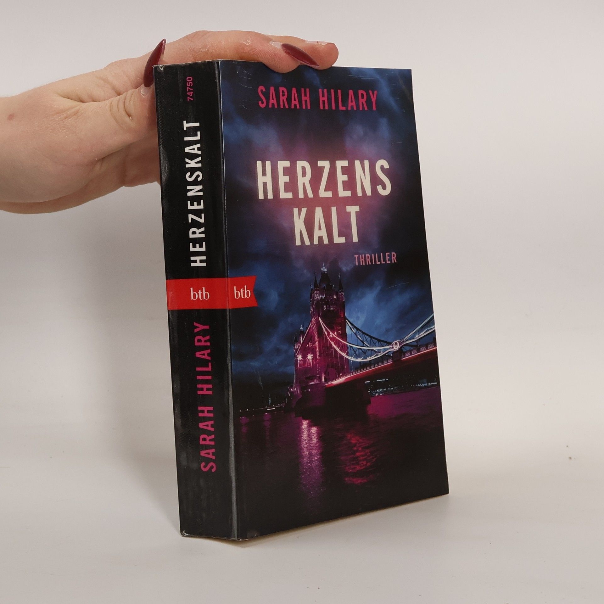 Sarah Hilary Herzenskalt