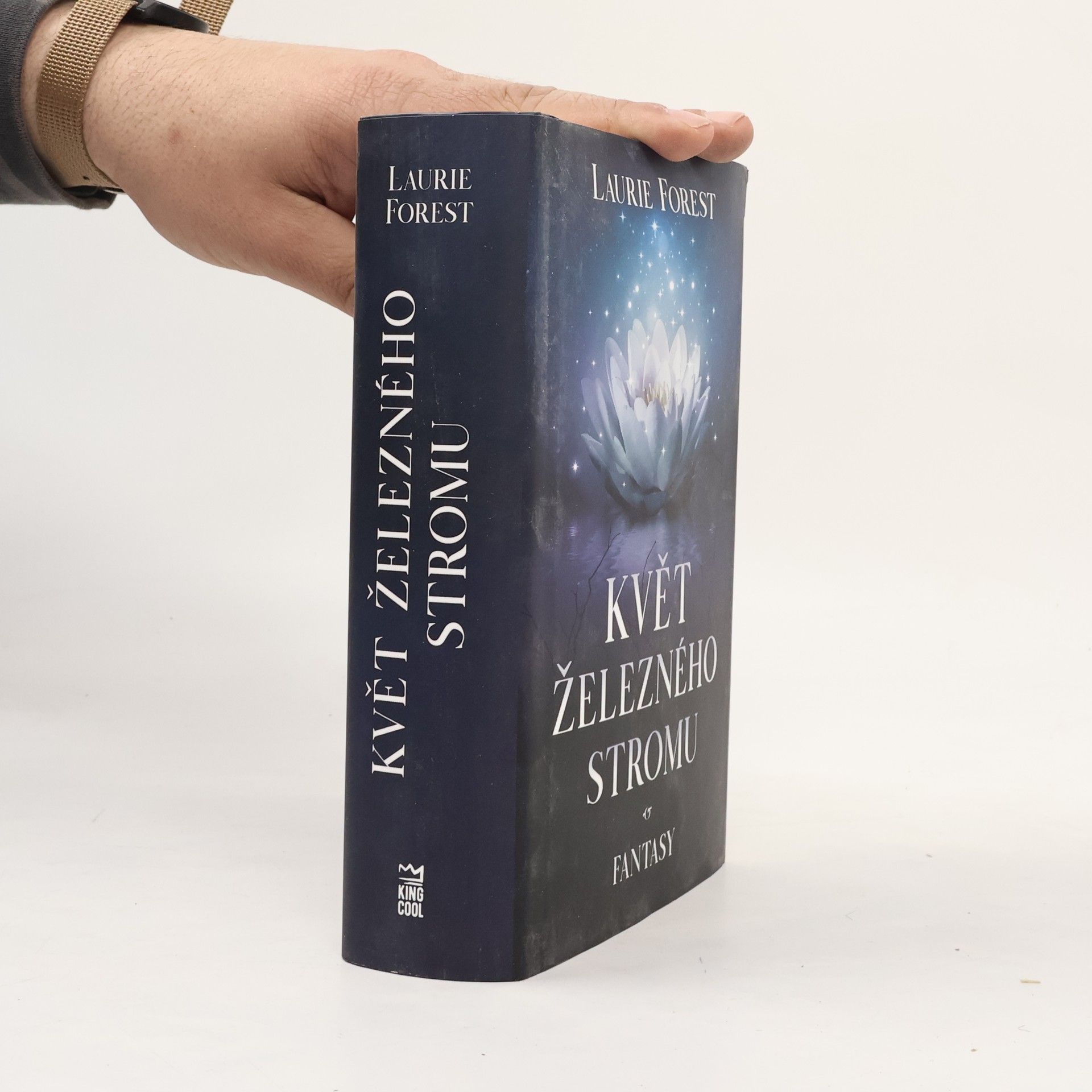 Laurie Forest Květ železného stromu