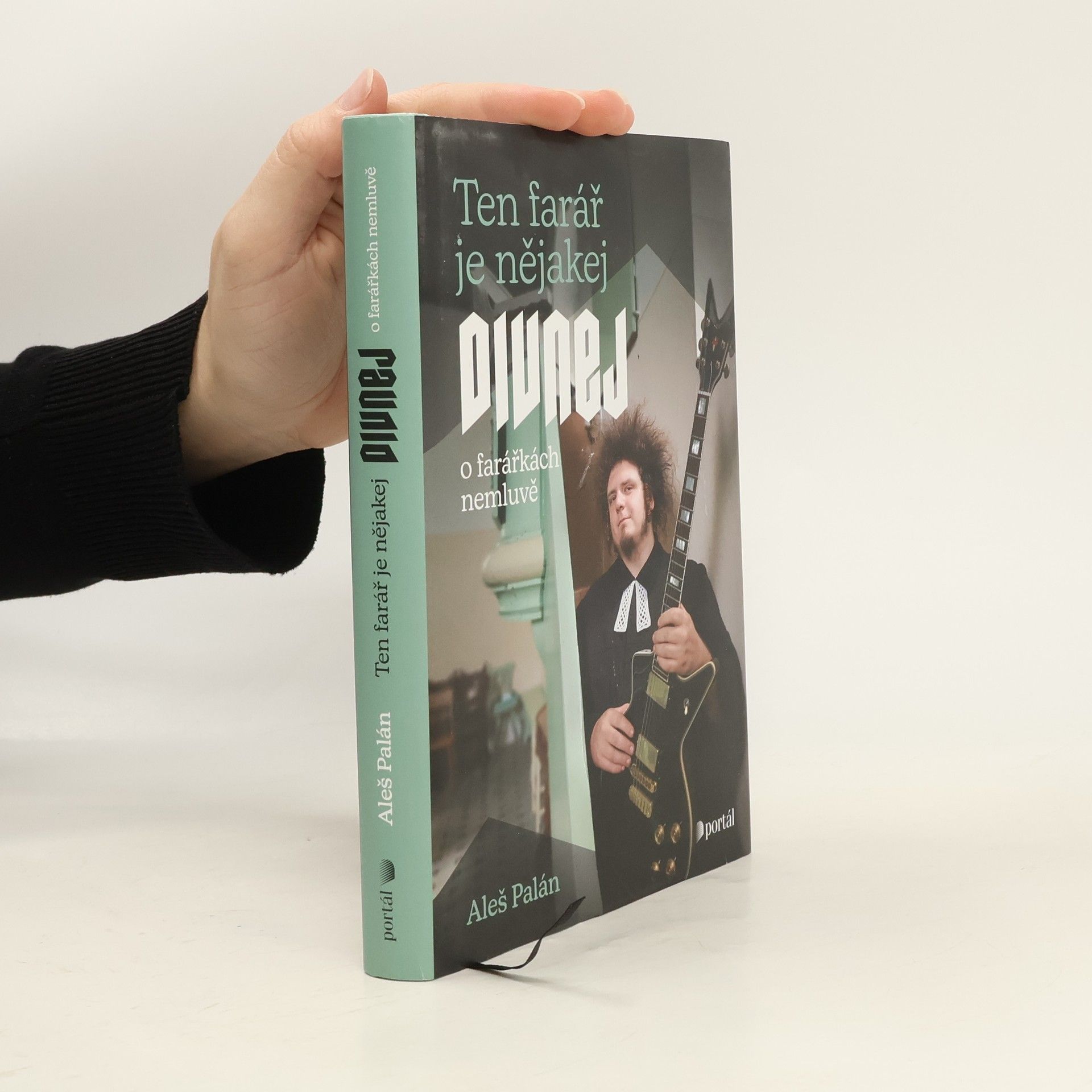 Aleš Palán Ten farář je nějakej divnej, o farářkách nemluvě