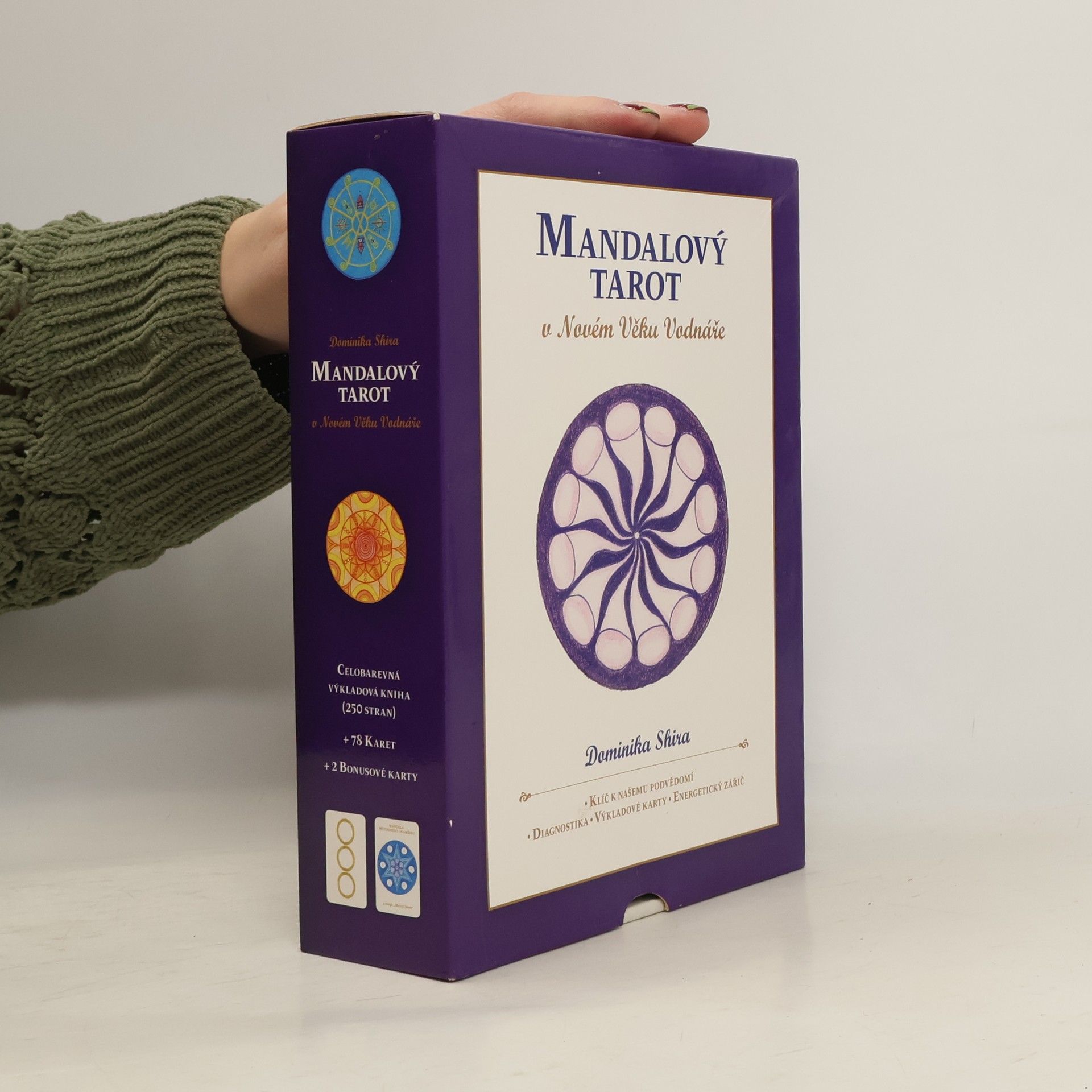 Dominika Shira Mandalový tarot v Novém Věku Vodnáře : výkladová kniha