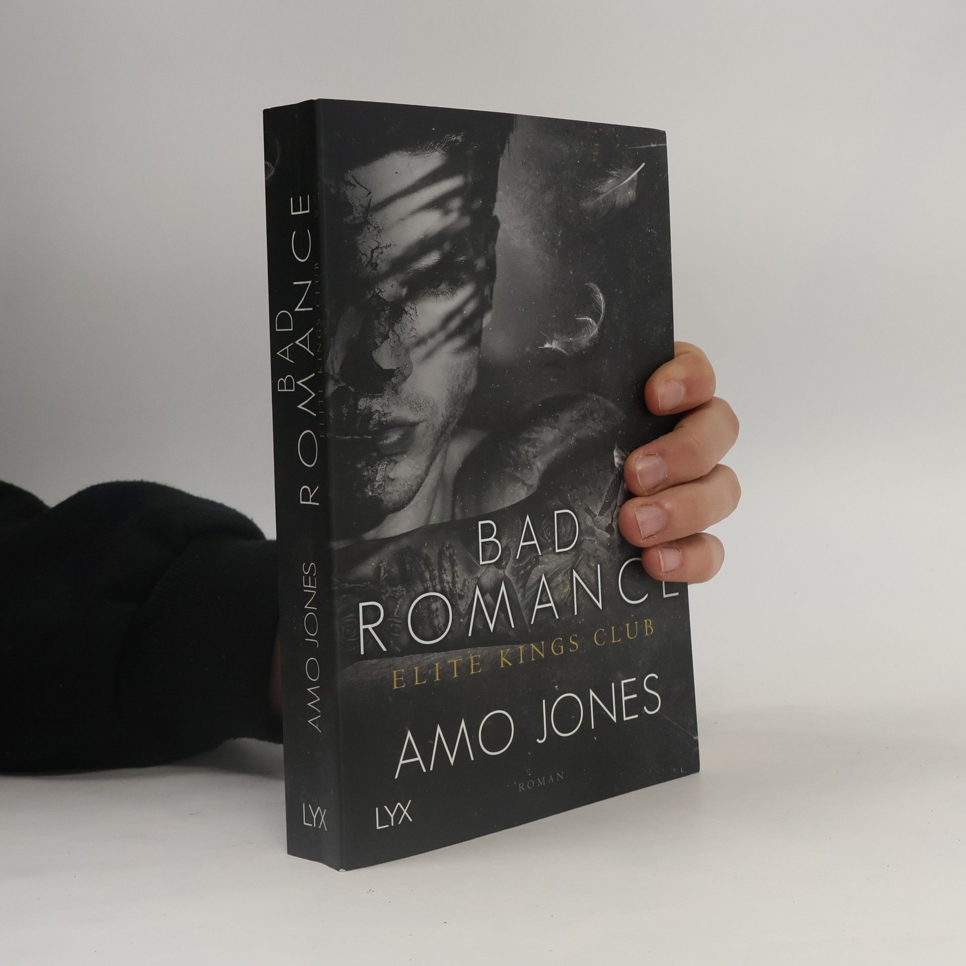 Amo Jones Bad romance