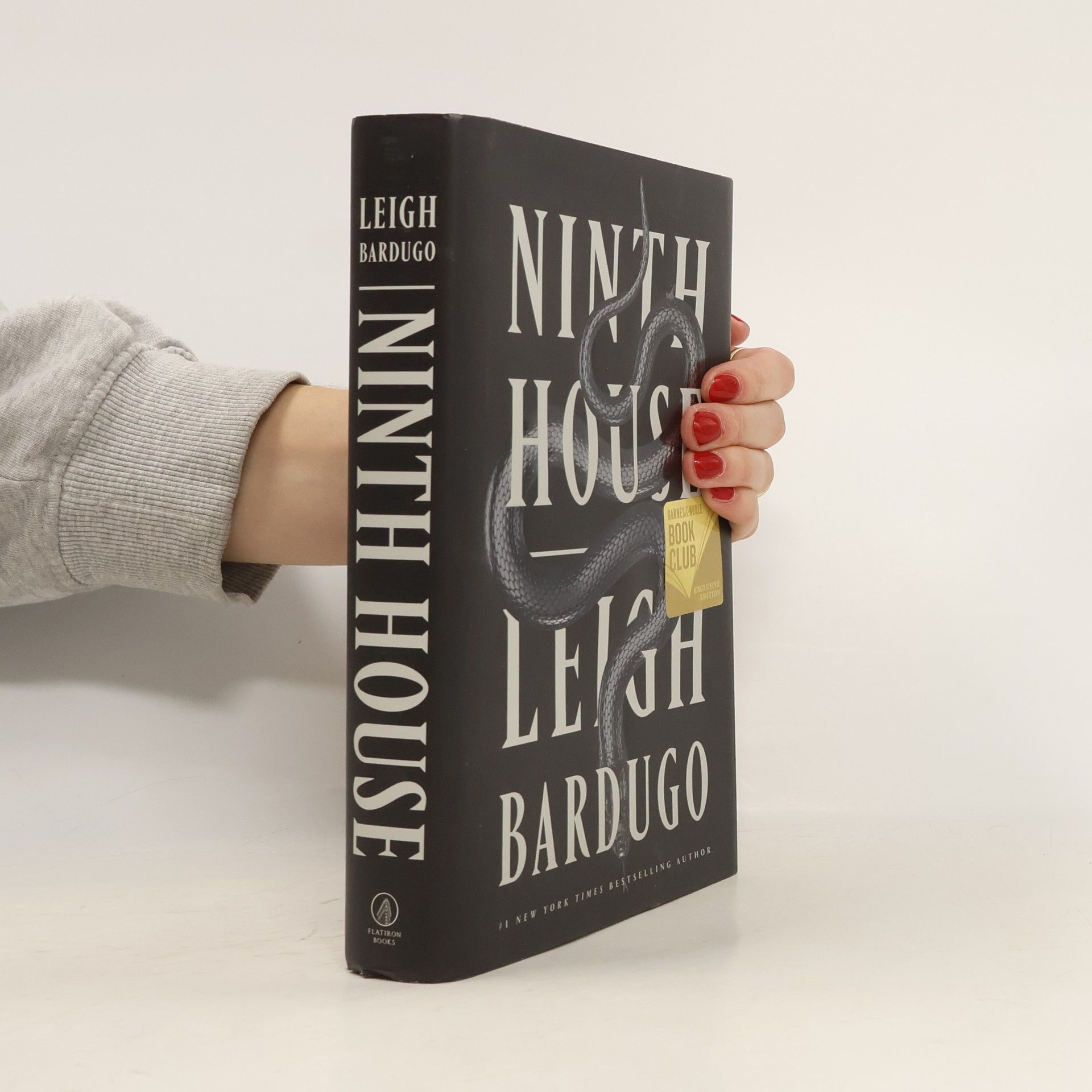 Leigh Bardugo Ninth House