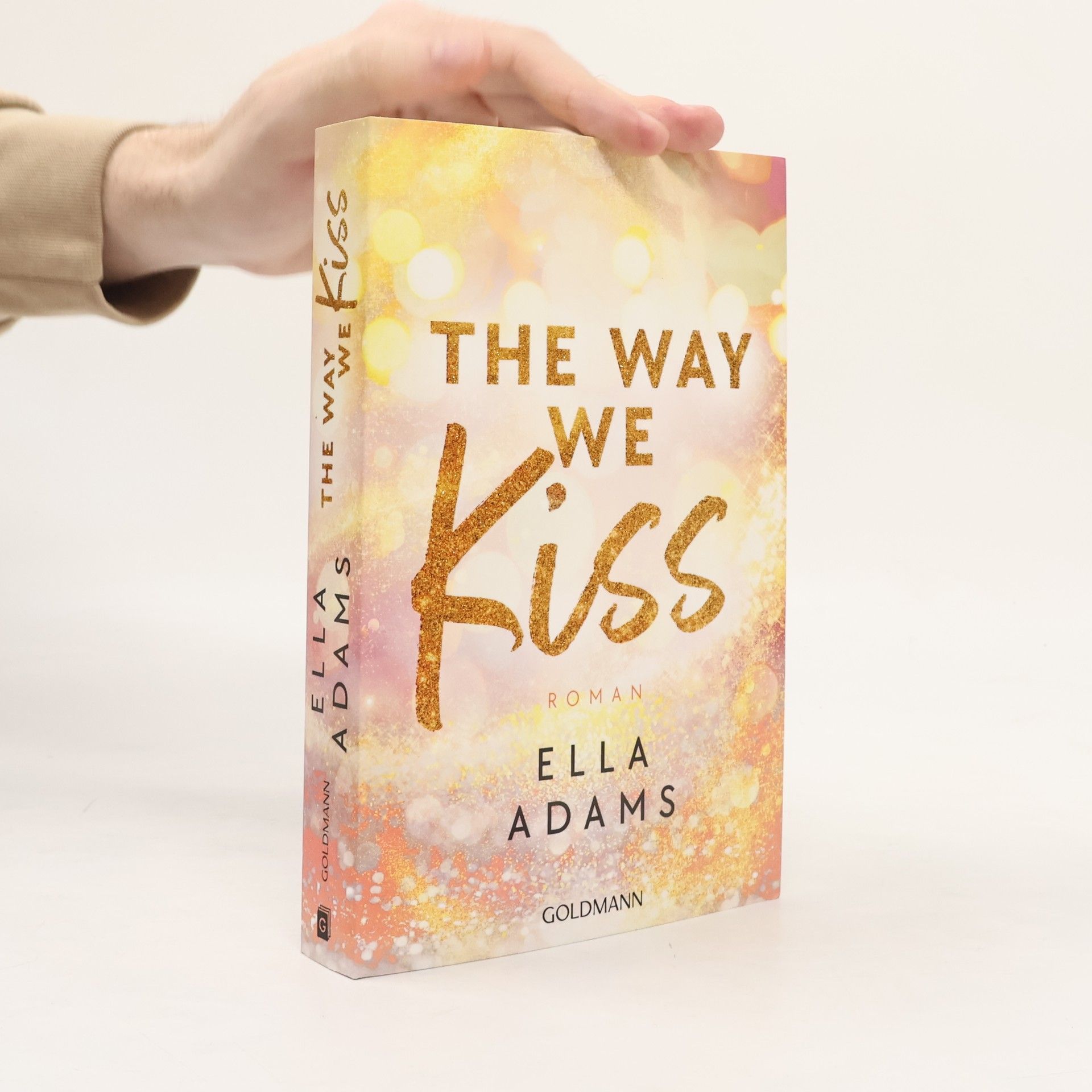 Ella Adams The Way We Kiss