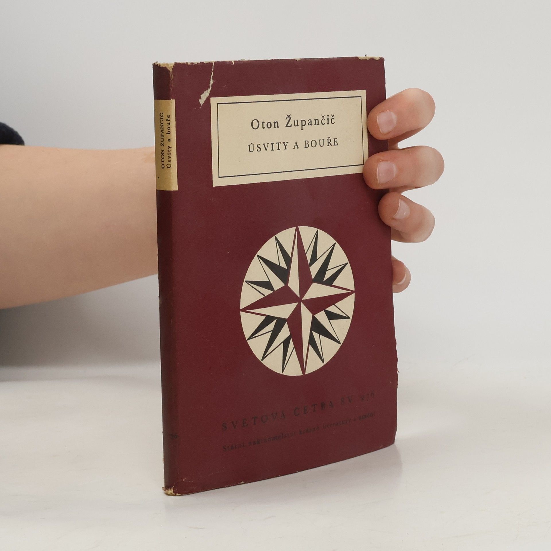 Oton Župančič Úsvity a bouře : Výbor básní