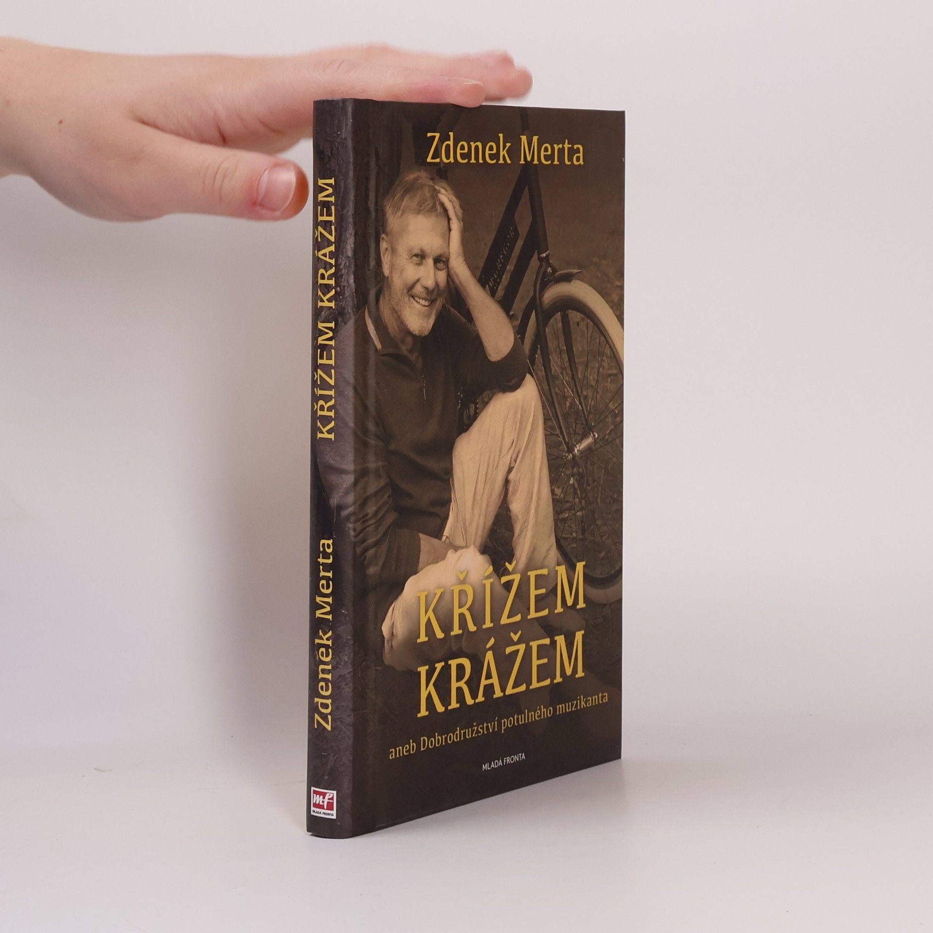 Zdenek Merta Křížem krážem aneb Dobrodružství potulného muzikanta