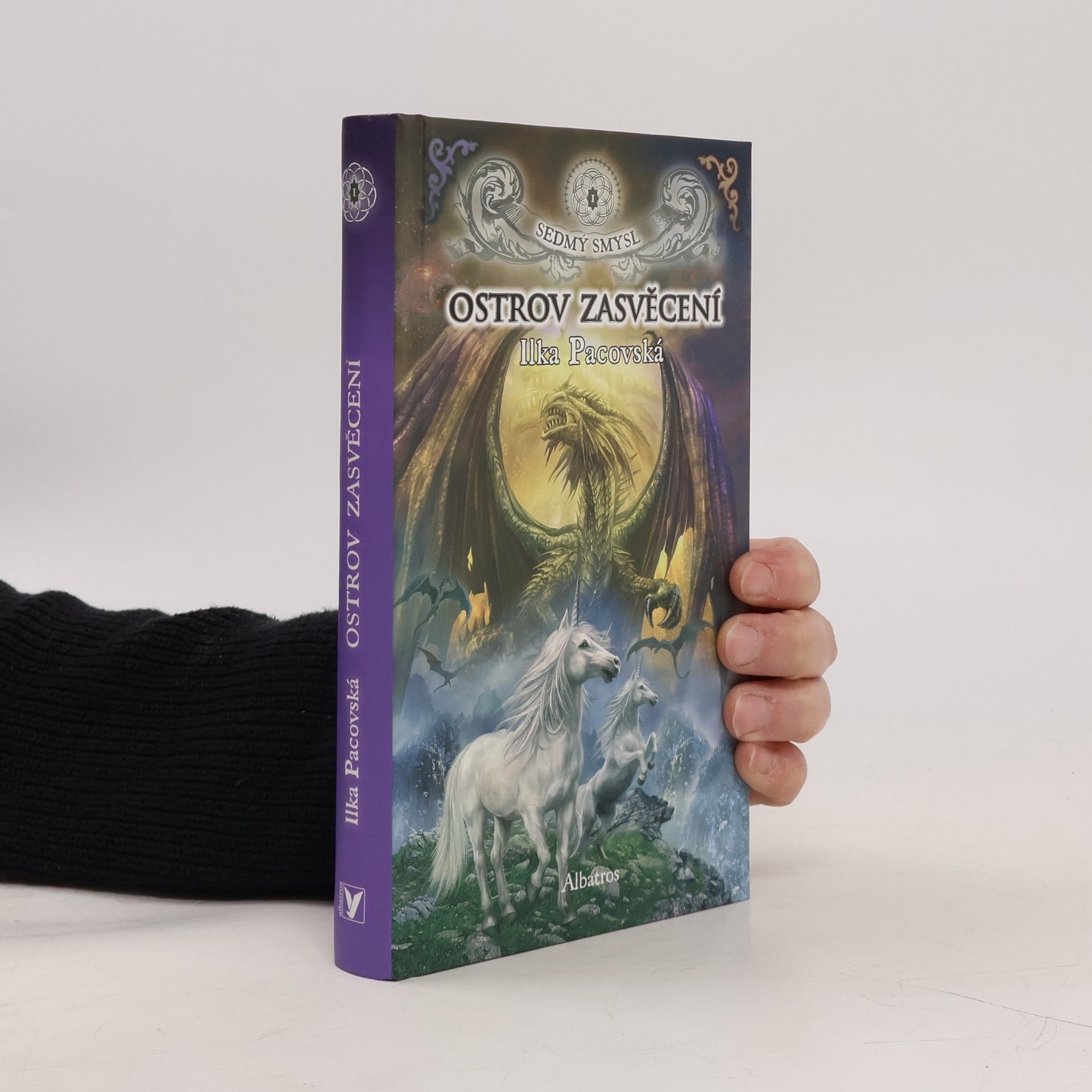 Ilka Pacovská Sedmý smysl 1., Ostrov zasvěcení