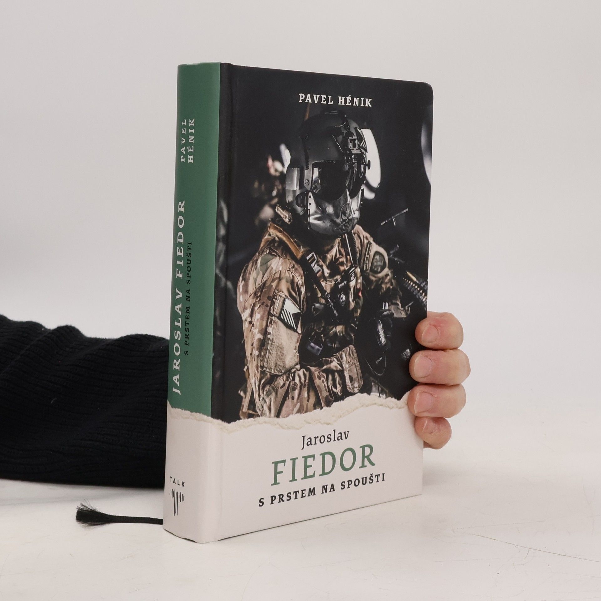 S prstem na spoušti