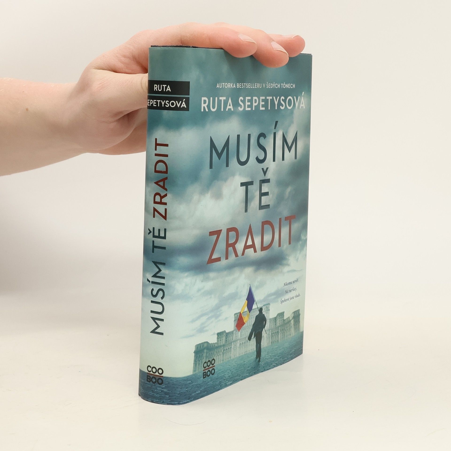 Ruta Sepetysová Musím tě zradit