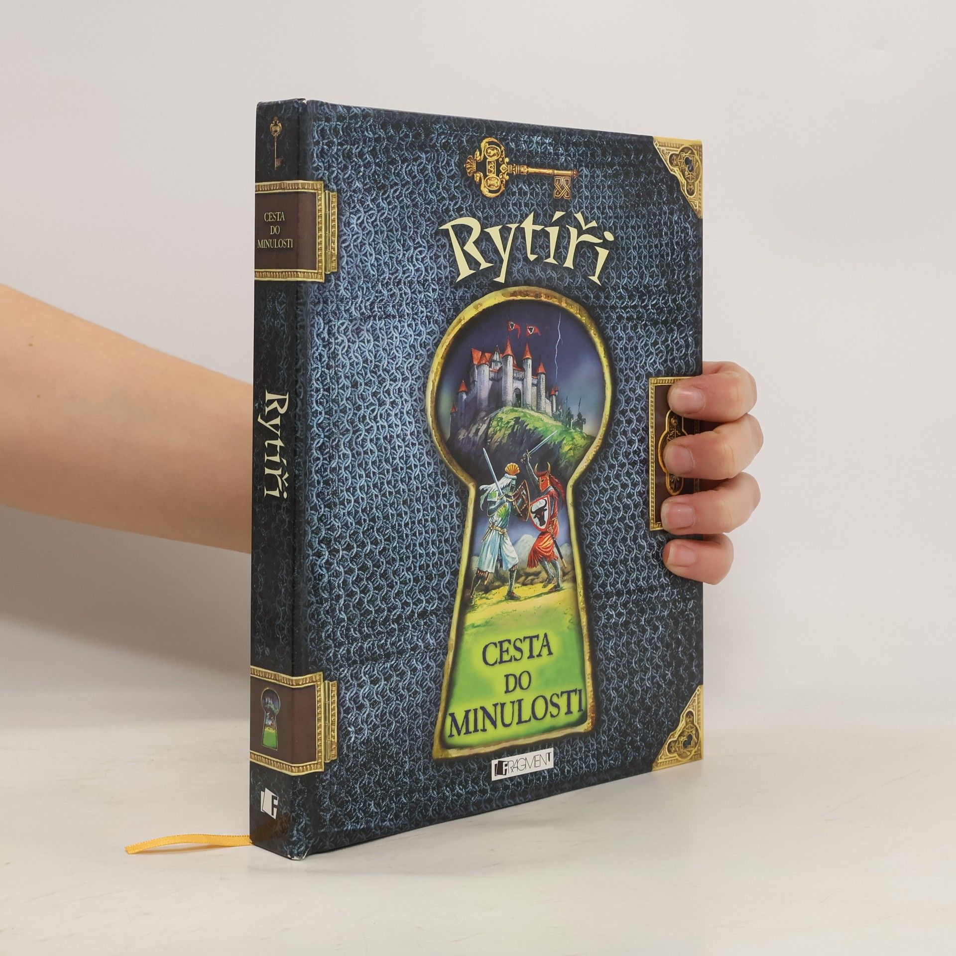 Nicholas Harris Rytíři. Cesta do minulosti.