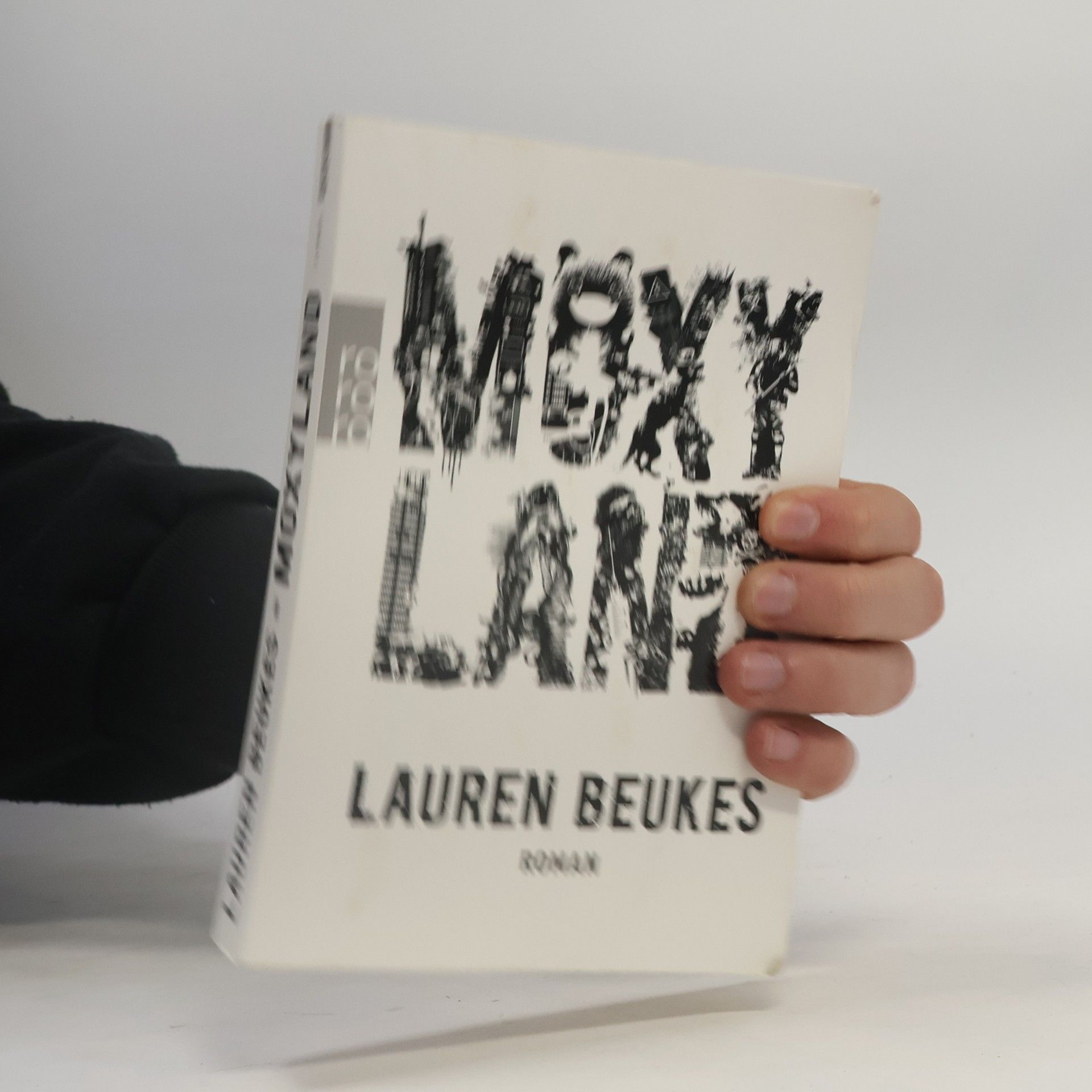 Lauren Beukes Moxyland