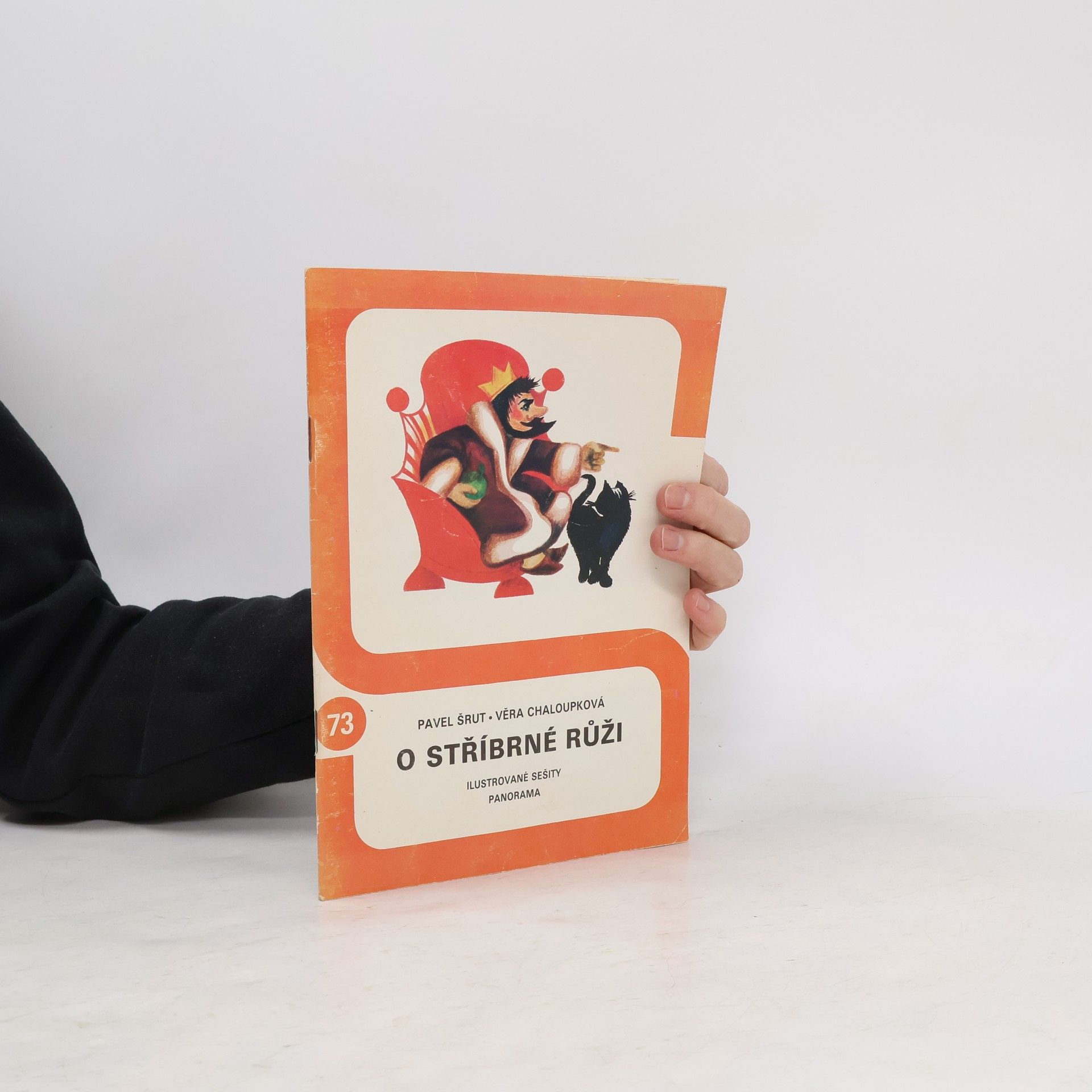 O stříbrné růži