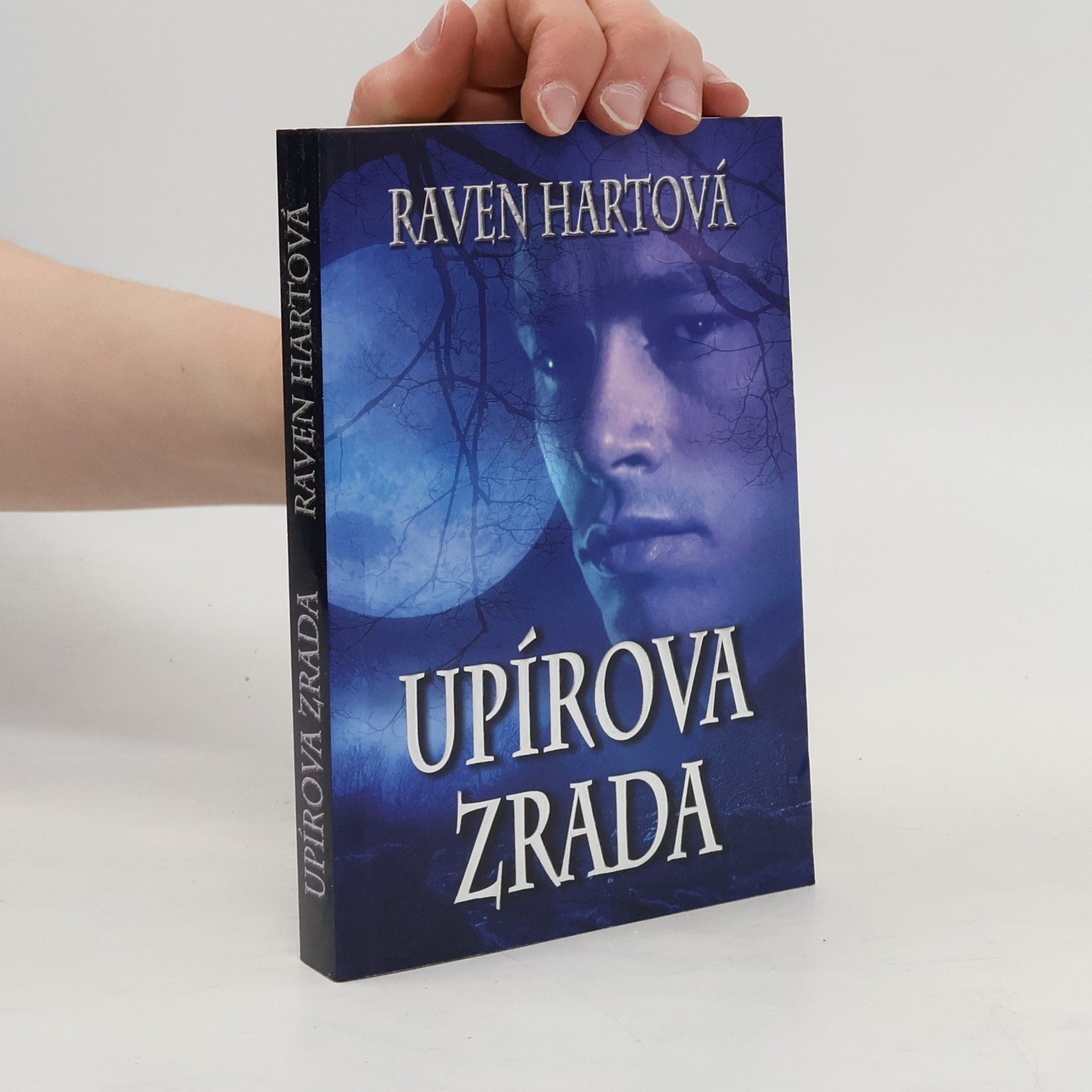 Raven Hart Upírova zrada
