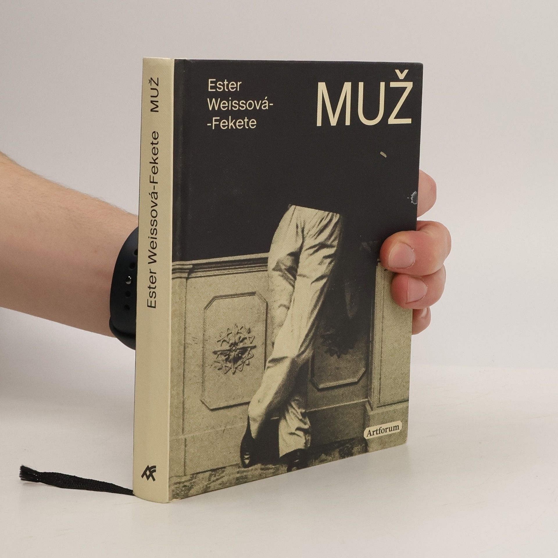 Ester WeissováFekete Muž