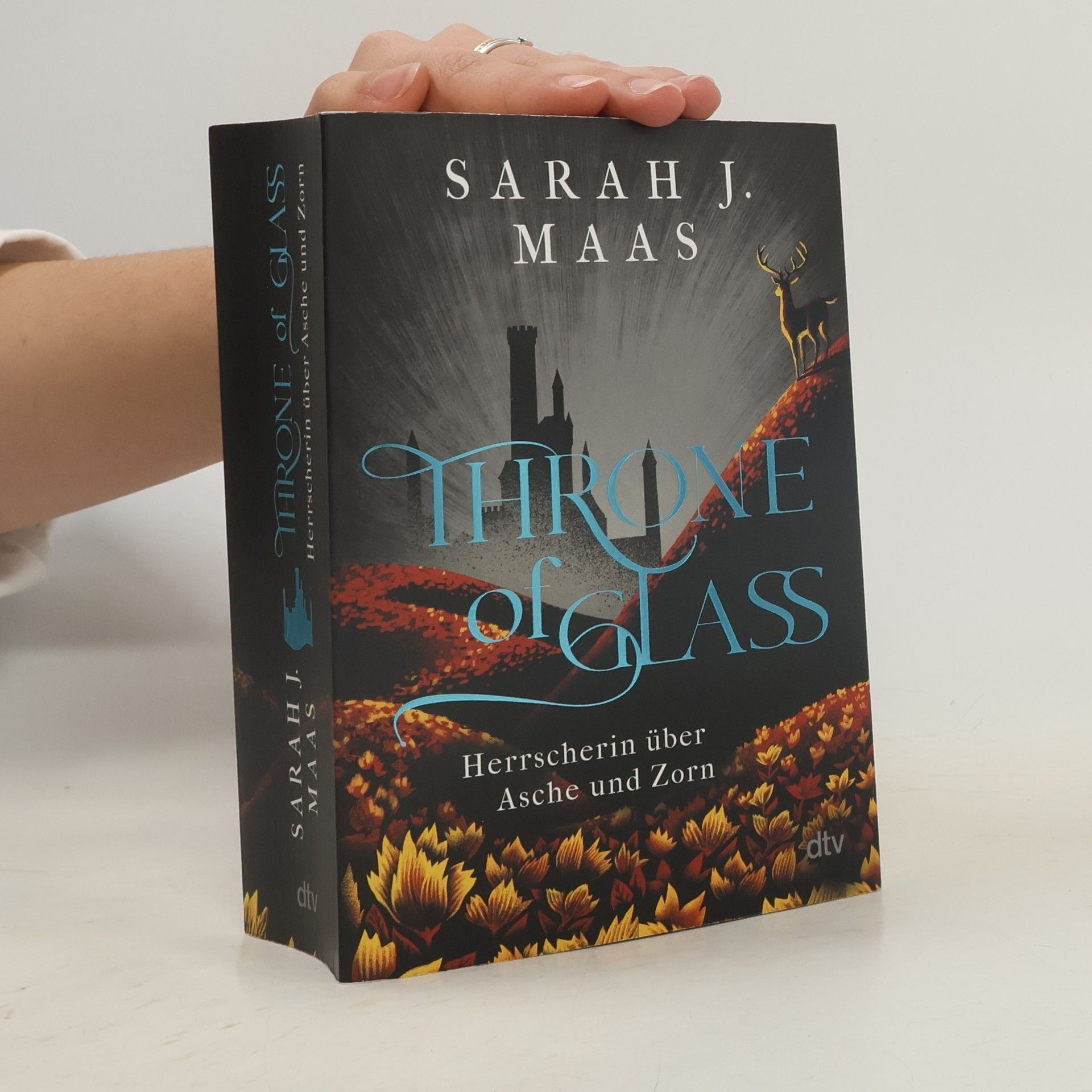 Sarah J. Maas Herrscherin über Asche und Zorn