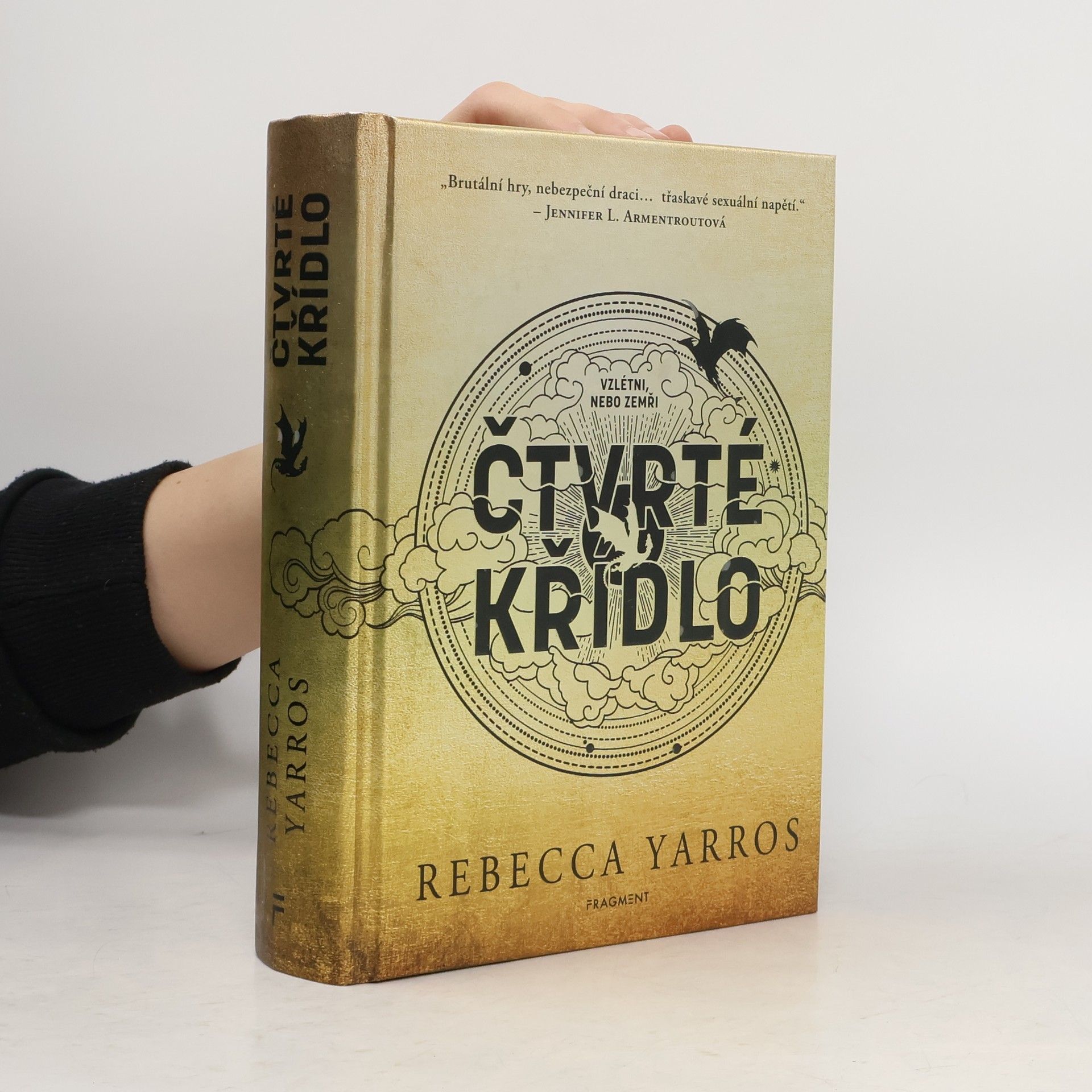 Rebecca Yarros Čtvrté křídlo
