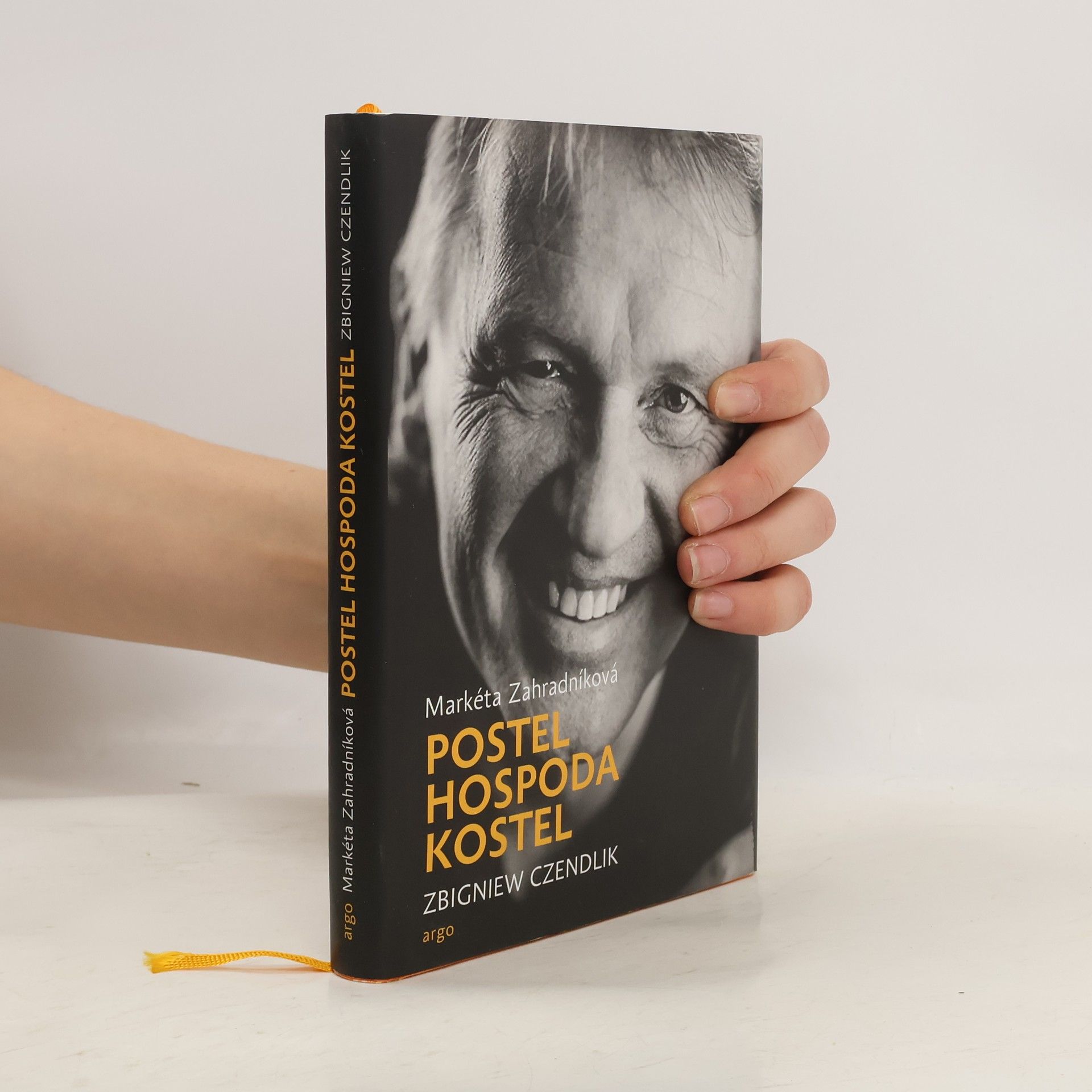 Zbigniew Czendlik Postel, hospoda, kostel