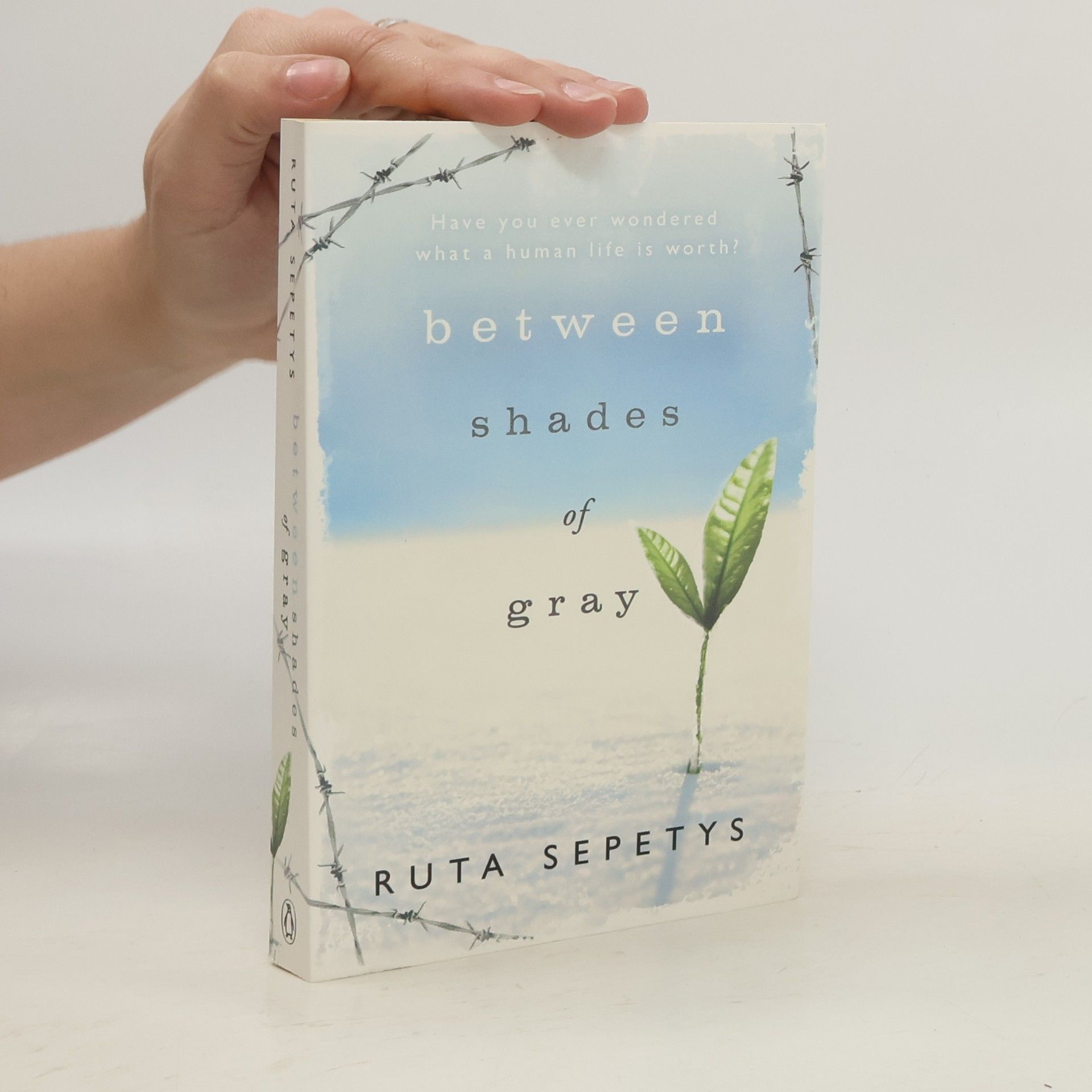 Ruta Sepetys Between shades of gray