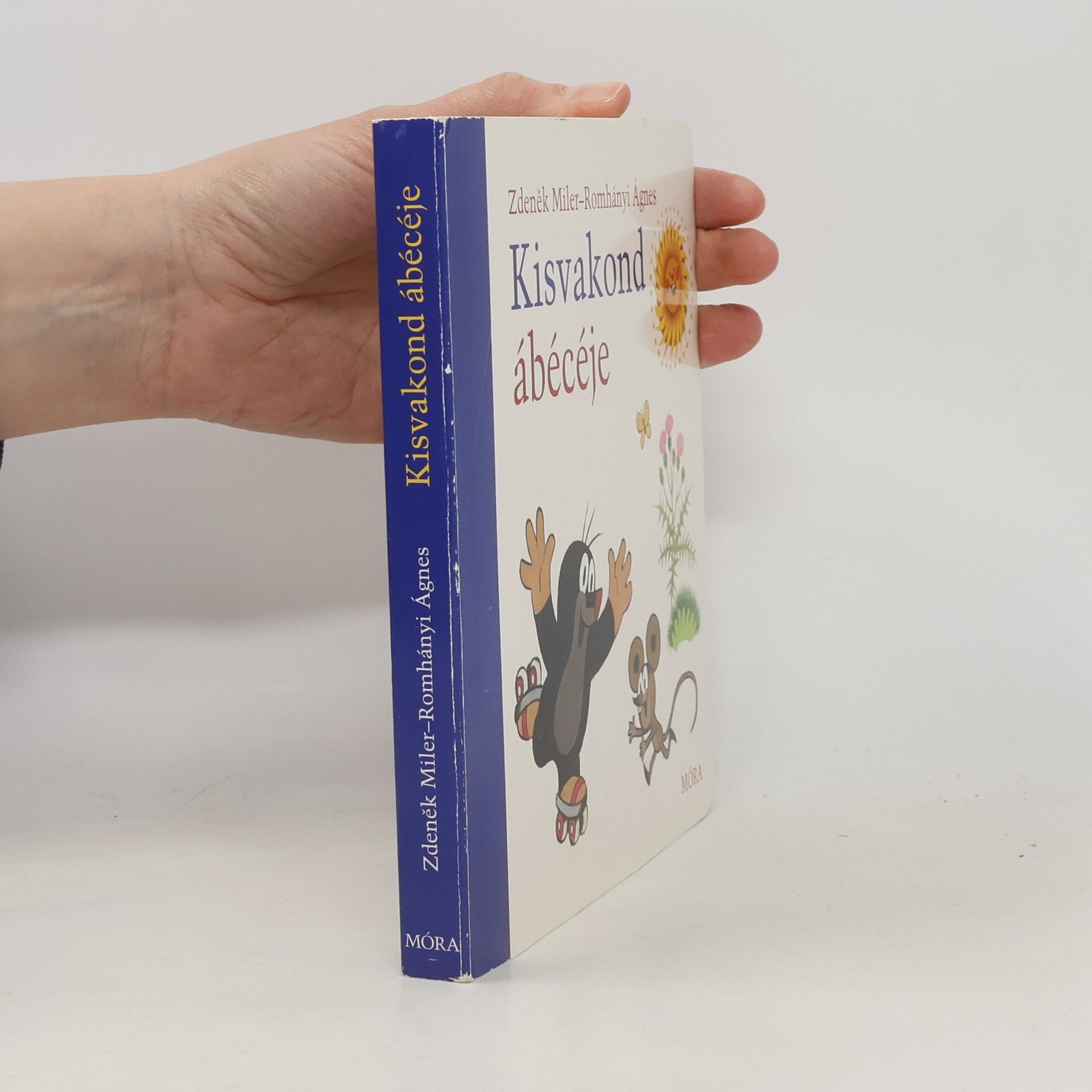 Ágnes Romhányi Kisvakond ábécéje