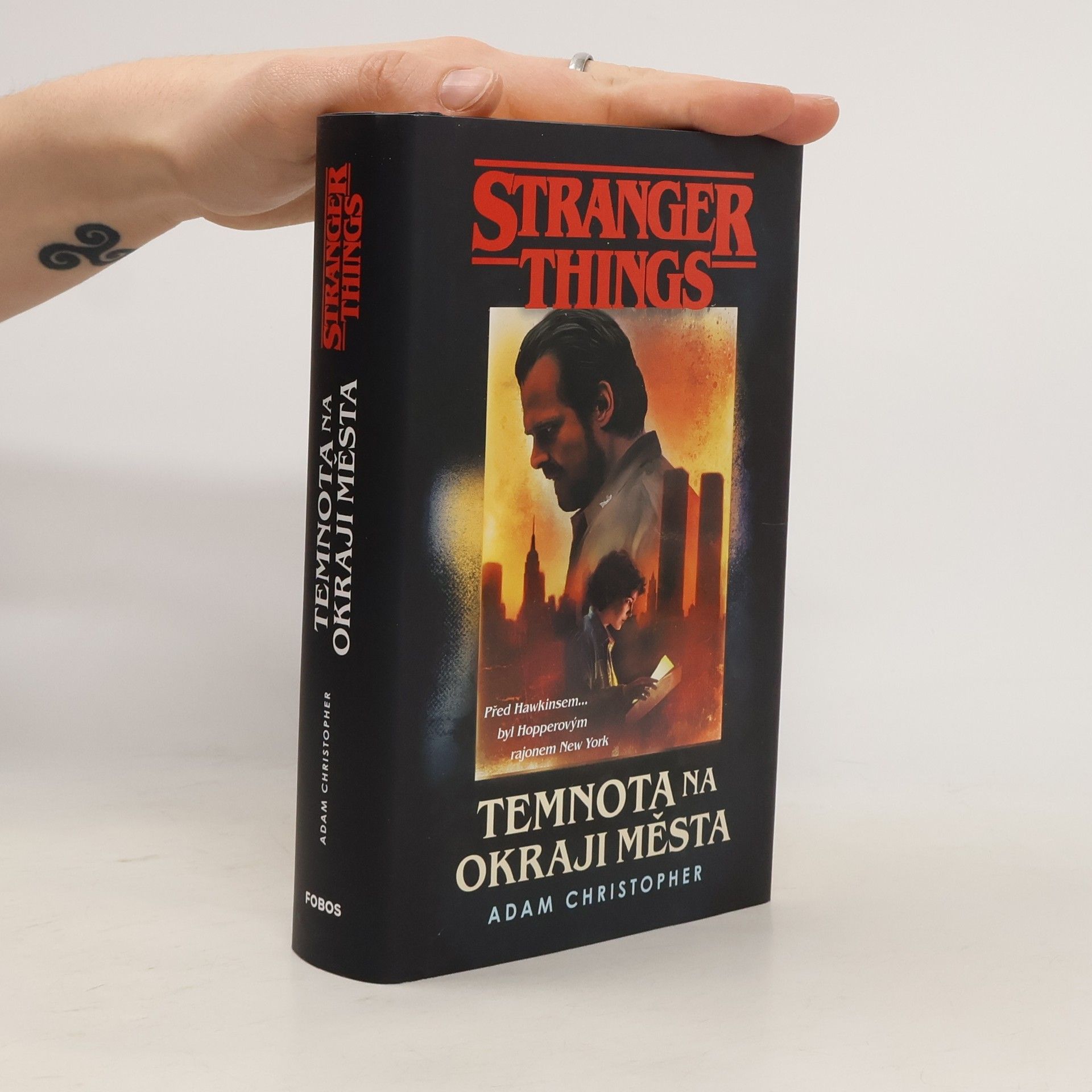 Adam Christopher Stranger Things. Temnota na okraji města