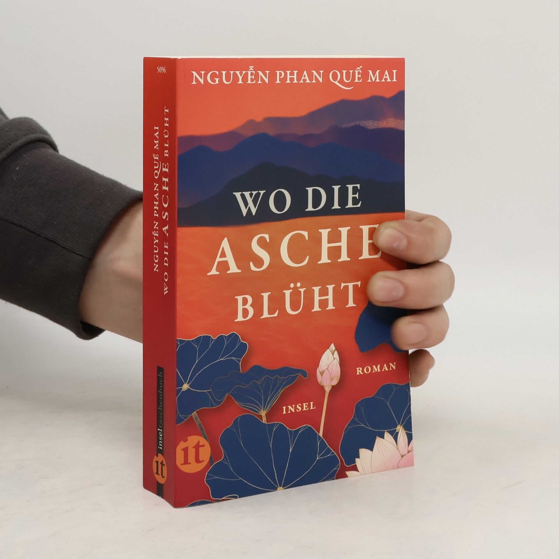 Nguyễn Phan Quế Mai Wo die Asche blüht