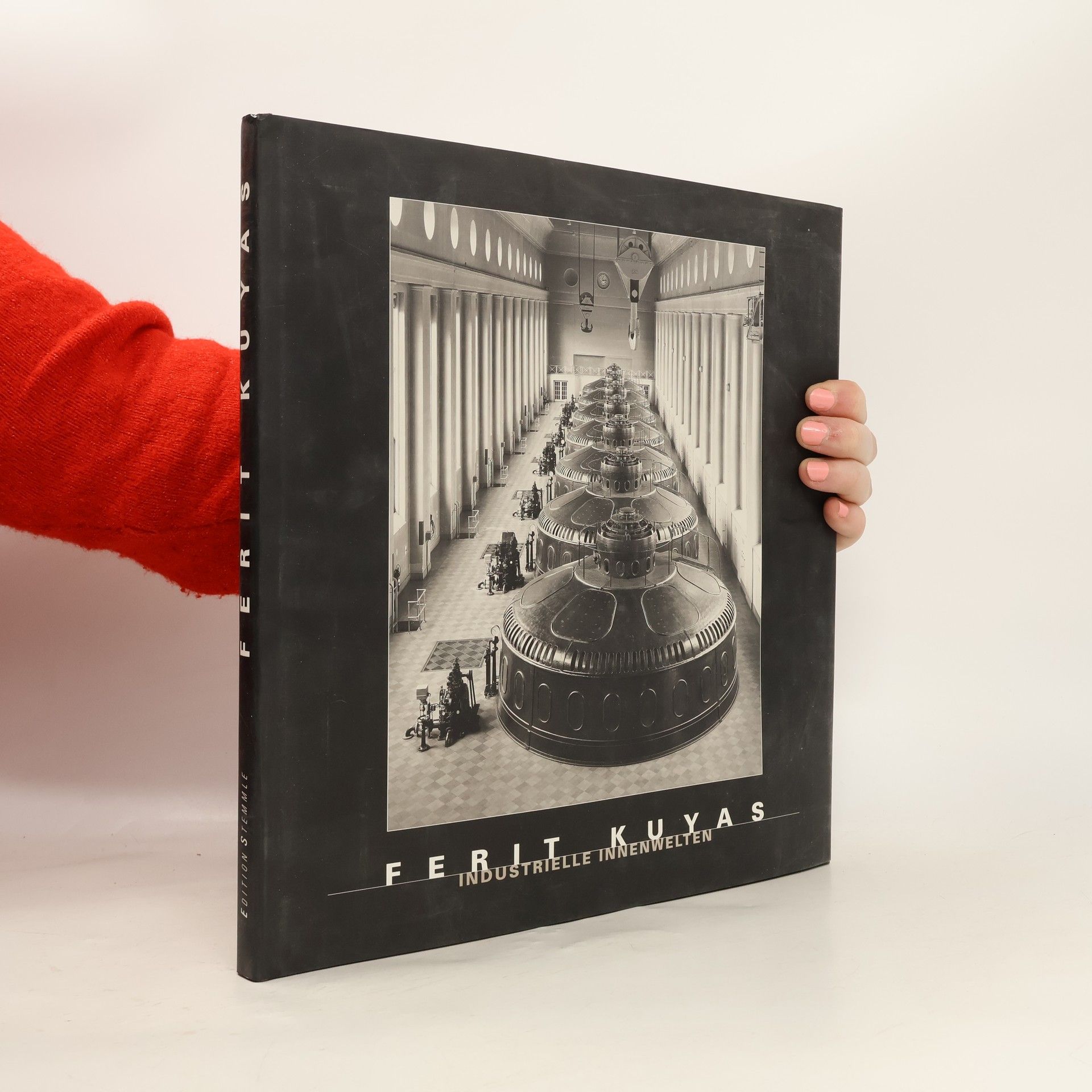 Ferit Kuyas Industrielle Innenwelten