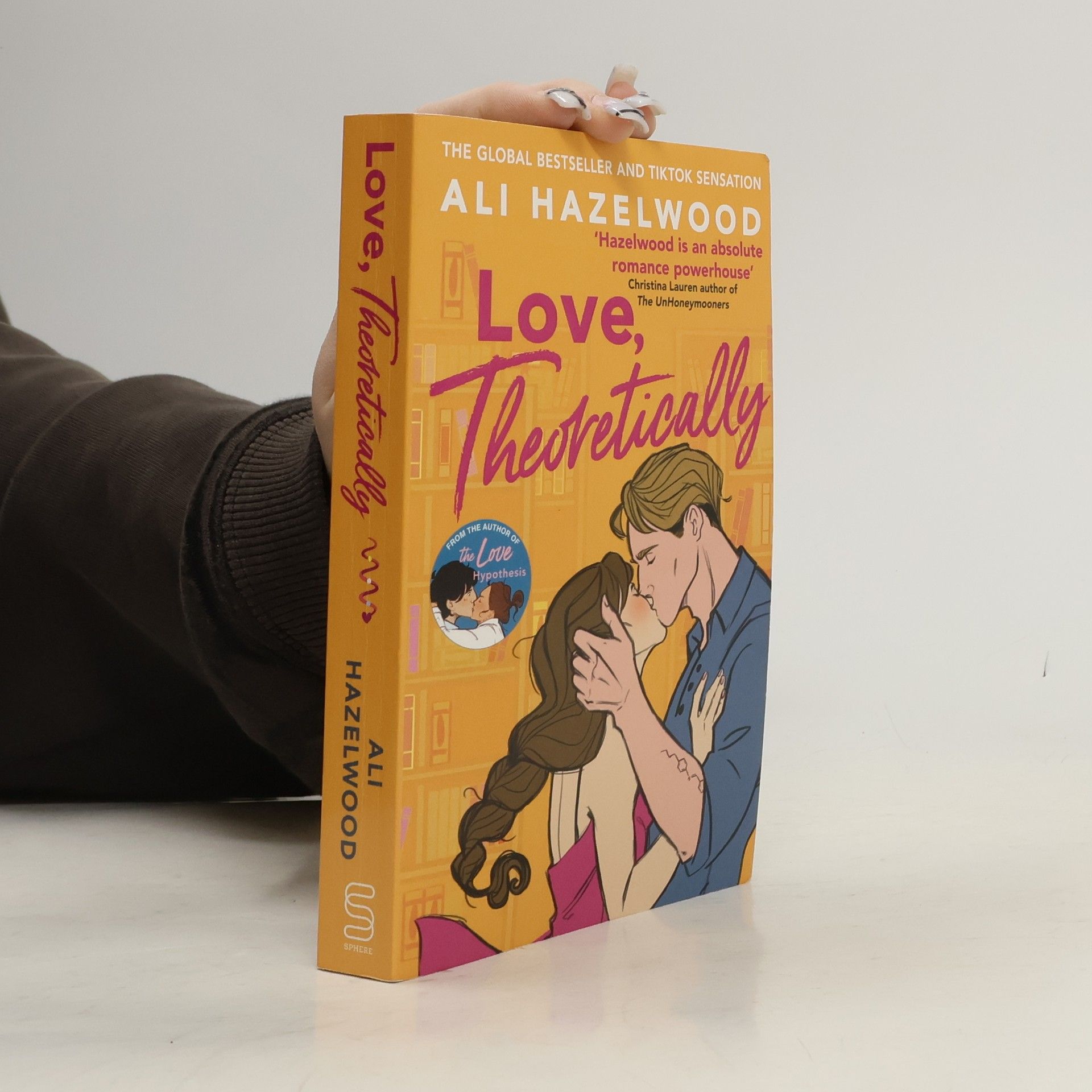 Ali Hazelwood Love, Theoretically