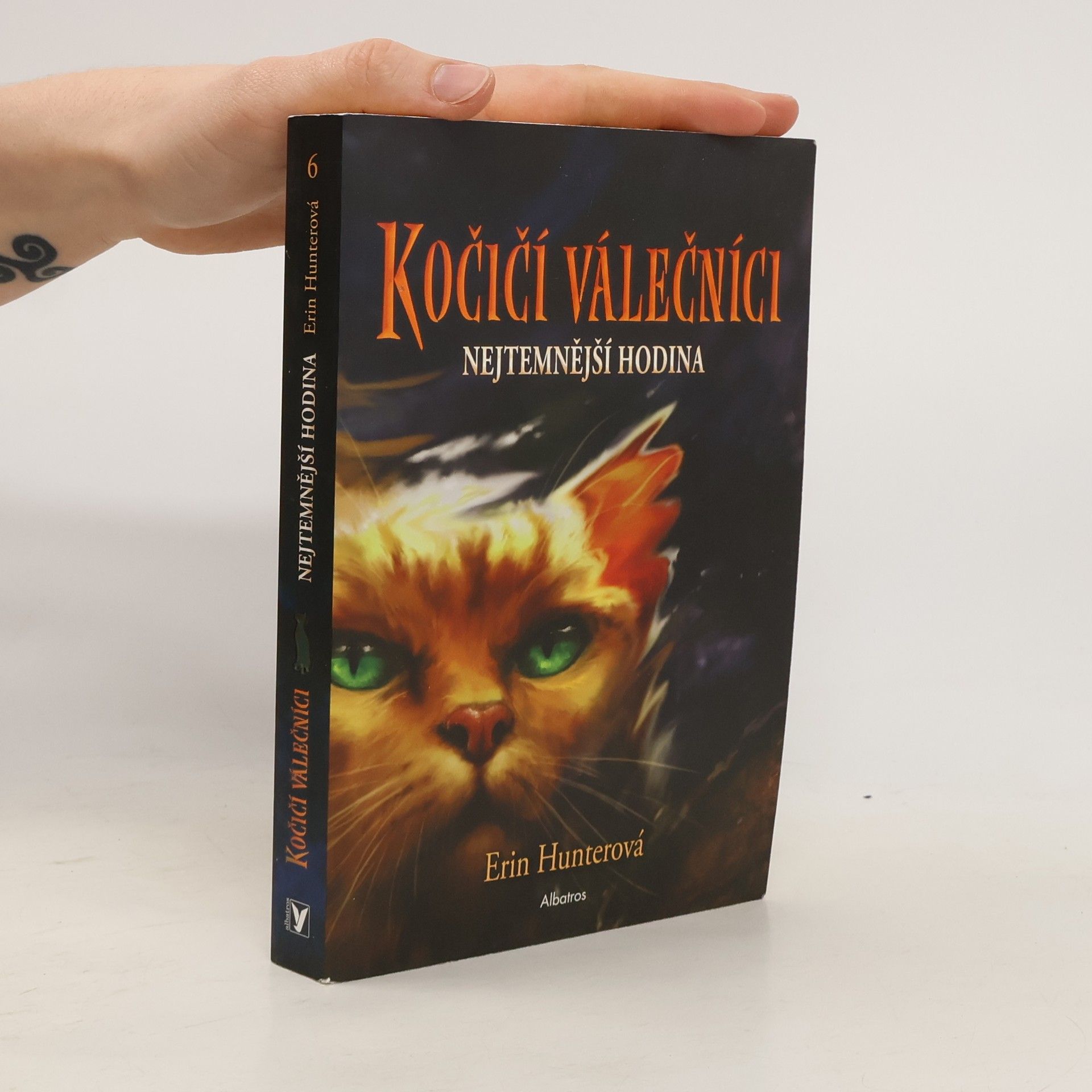 Erin Hunter Nejtemnější hodina