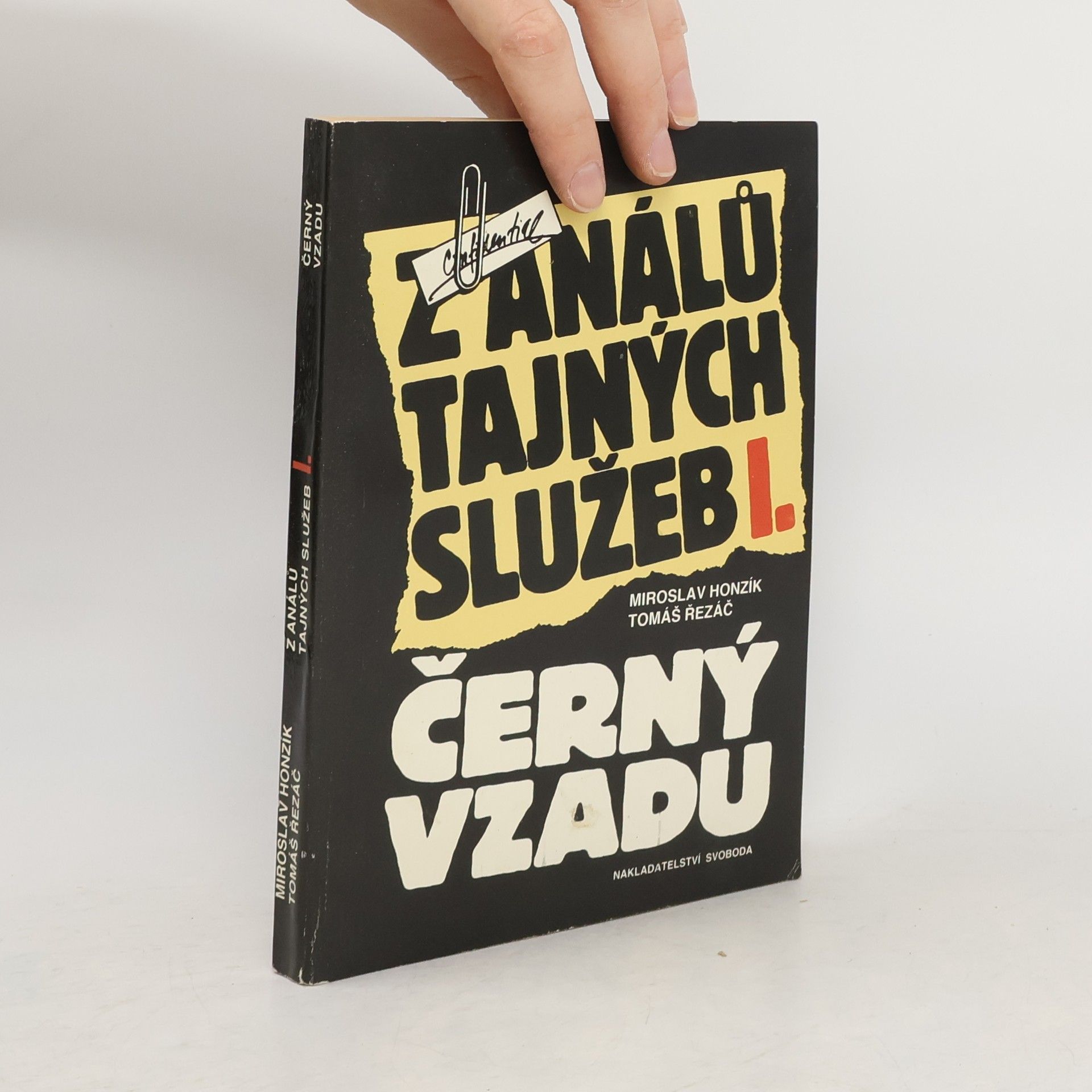 Z análů tajných služeb I. Černý vzadu