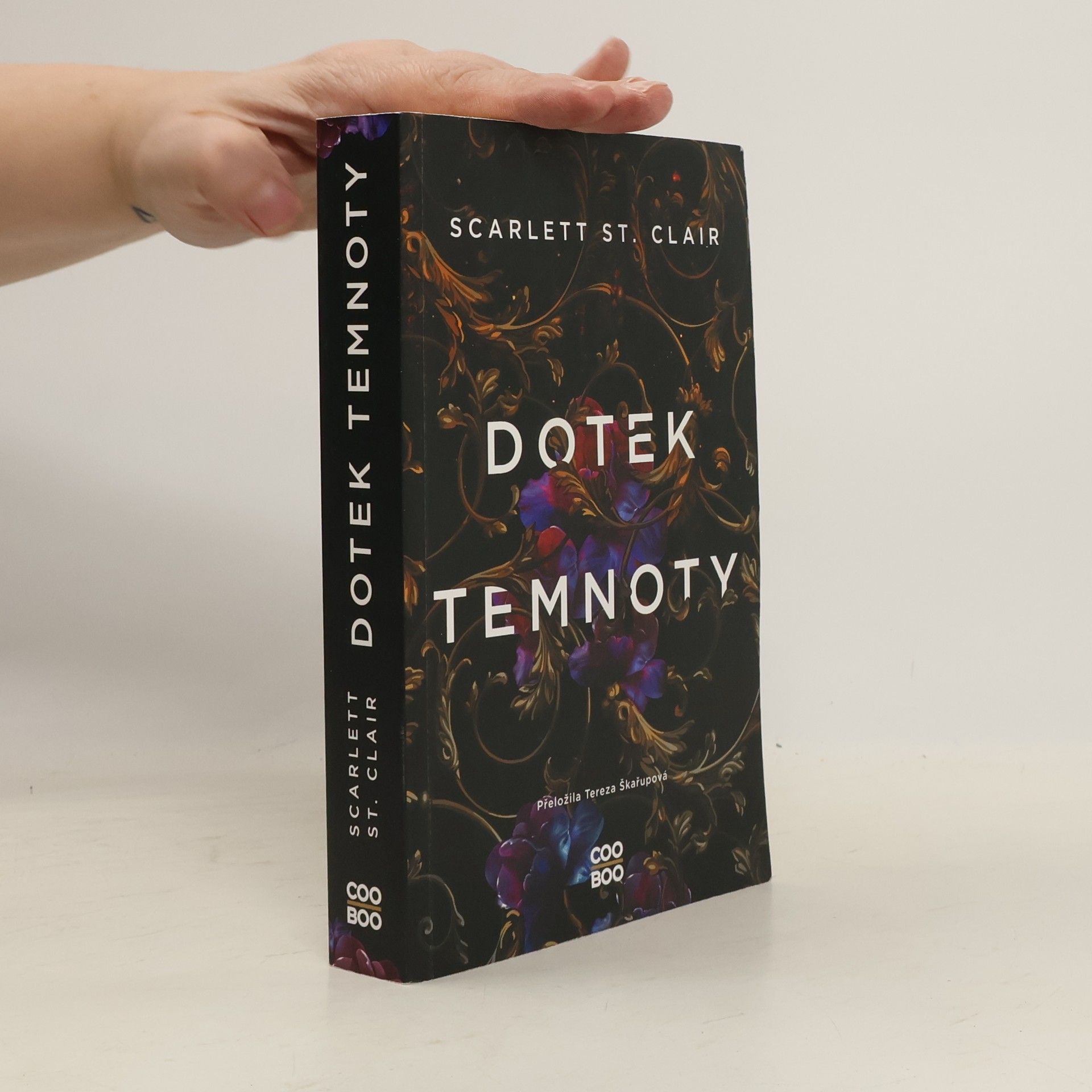 Scarlett St. Clair Dotek temnoty