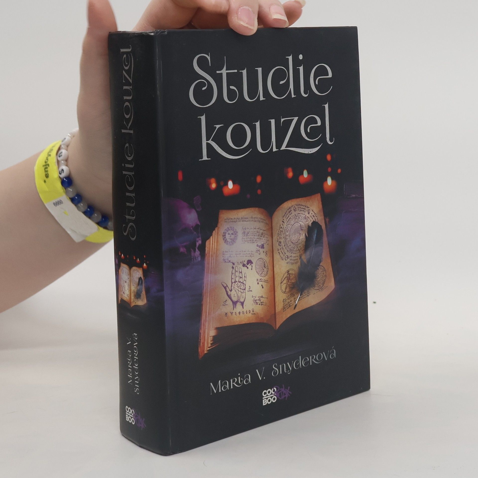 Maria V. Snyder Studie kouzel