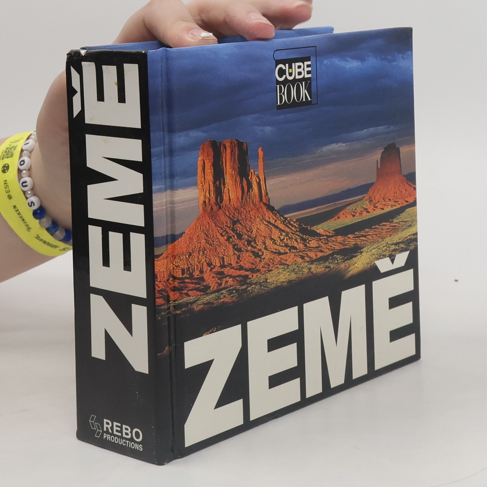 Alberto Bertolazzi Země