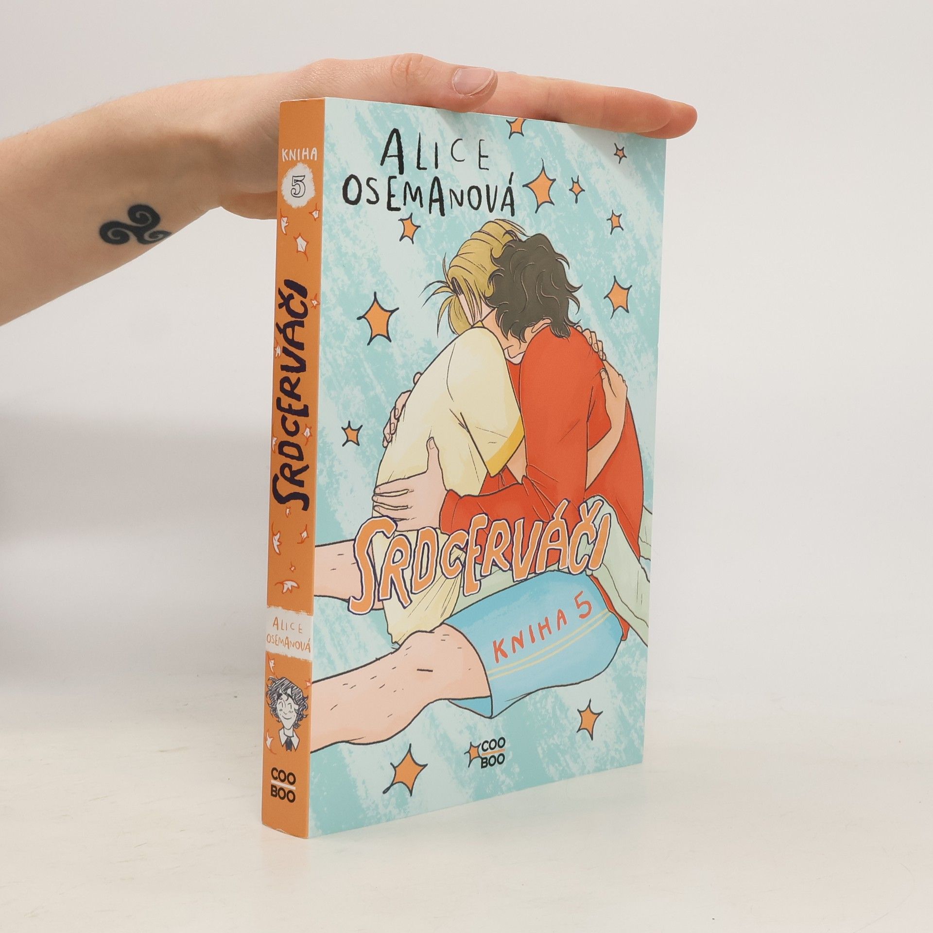 Alice Oseman Srdcerváči. Kniha 5