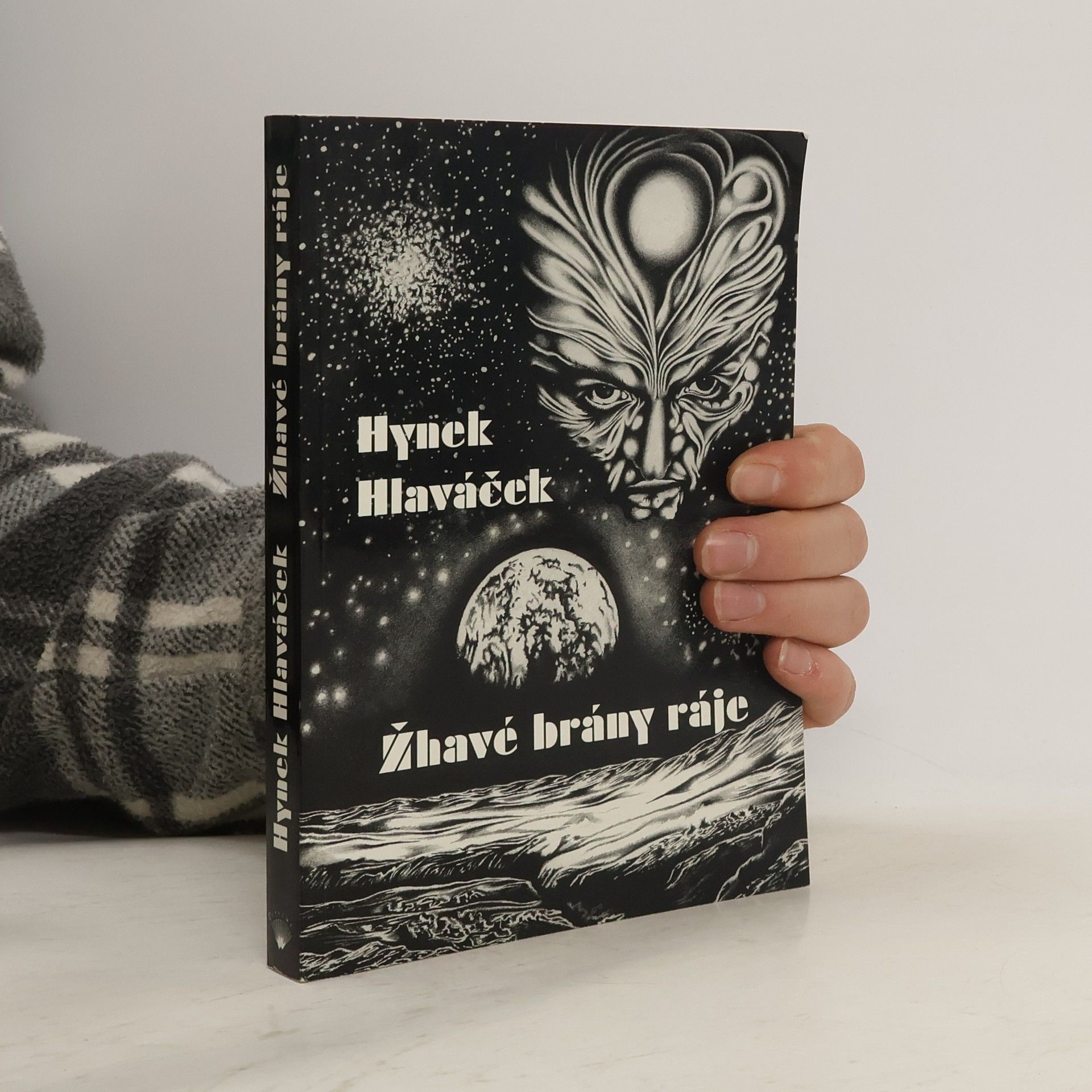 Hynek Hlaváček Žhavé brány ráje