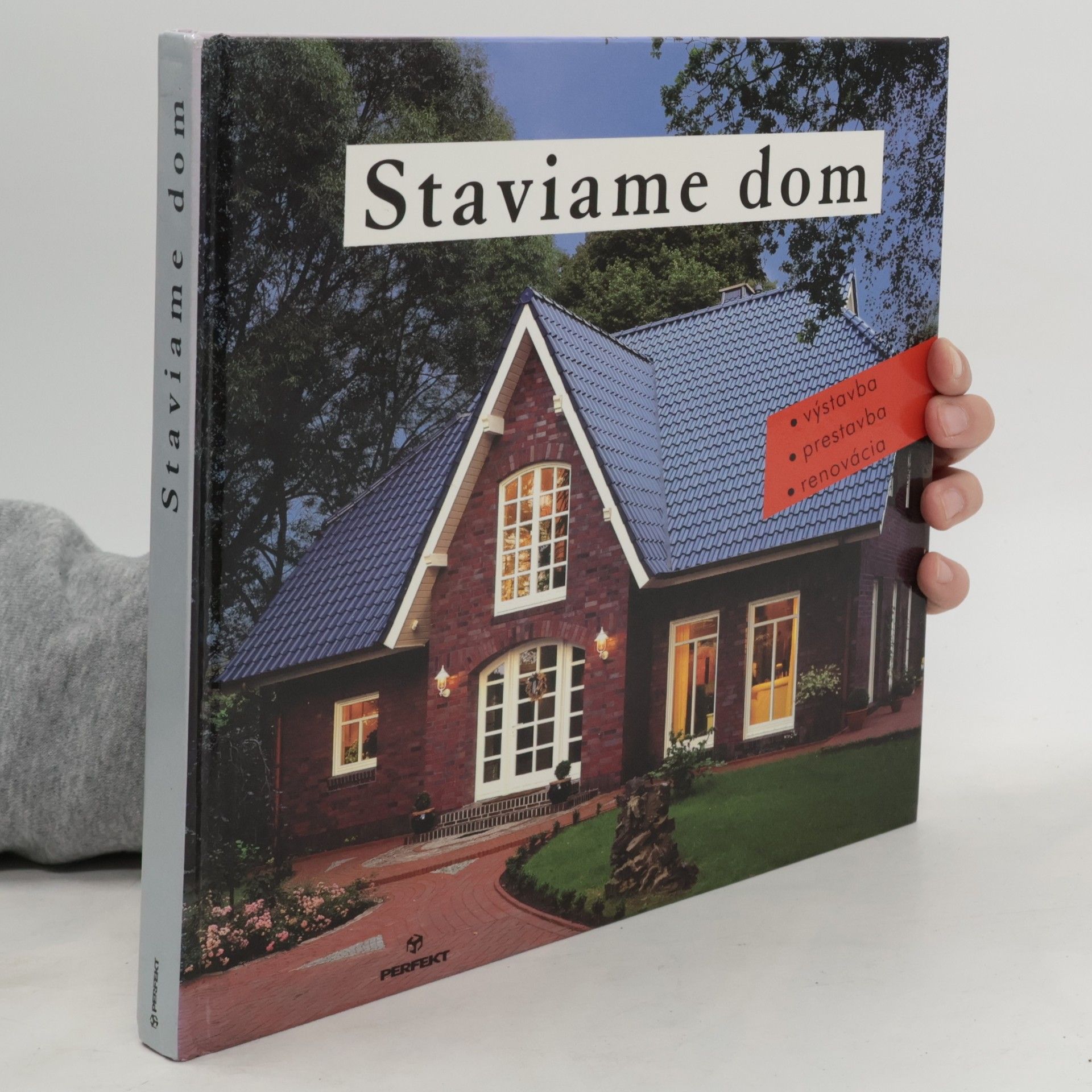 Autorenkollektiv Staviame dom