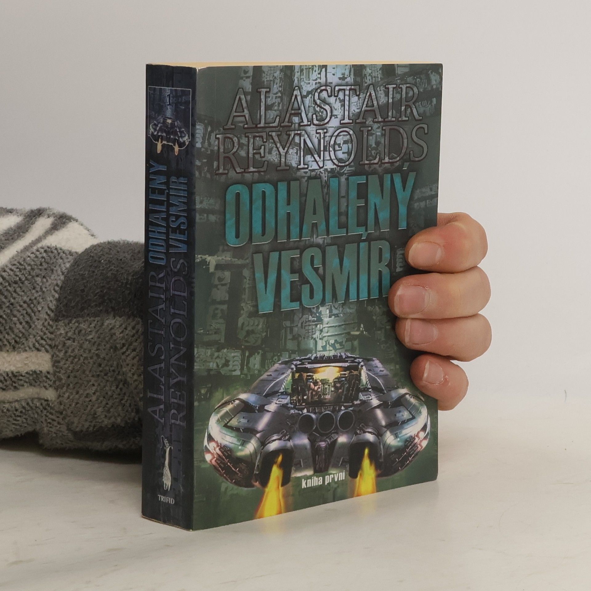 Alastair Reynolds Odhalený vesmír 1