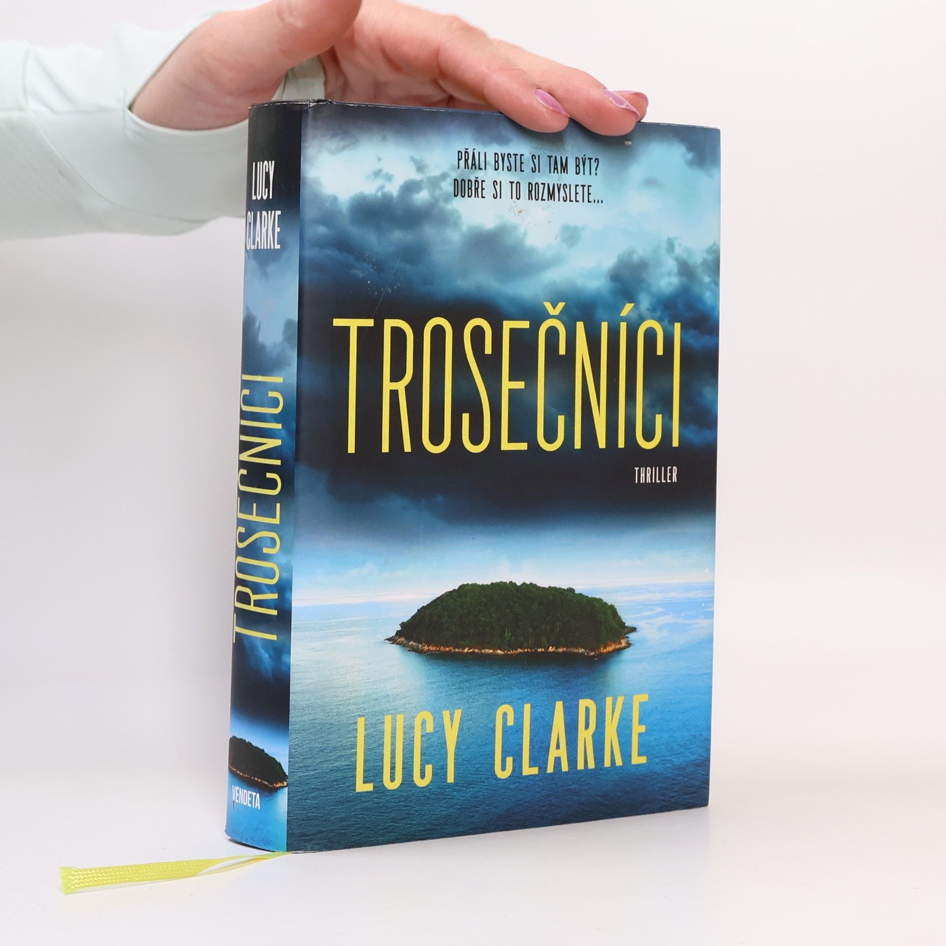 Lucy Clarke Trosečníci